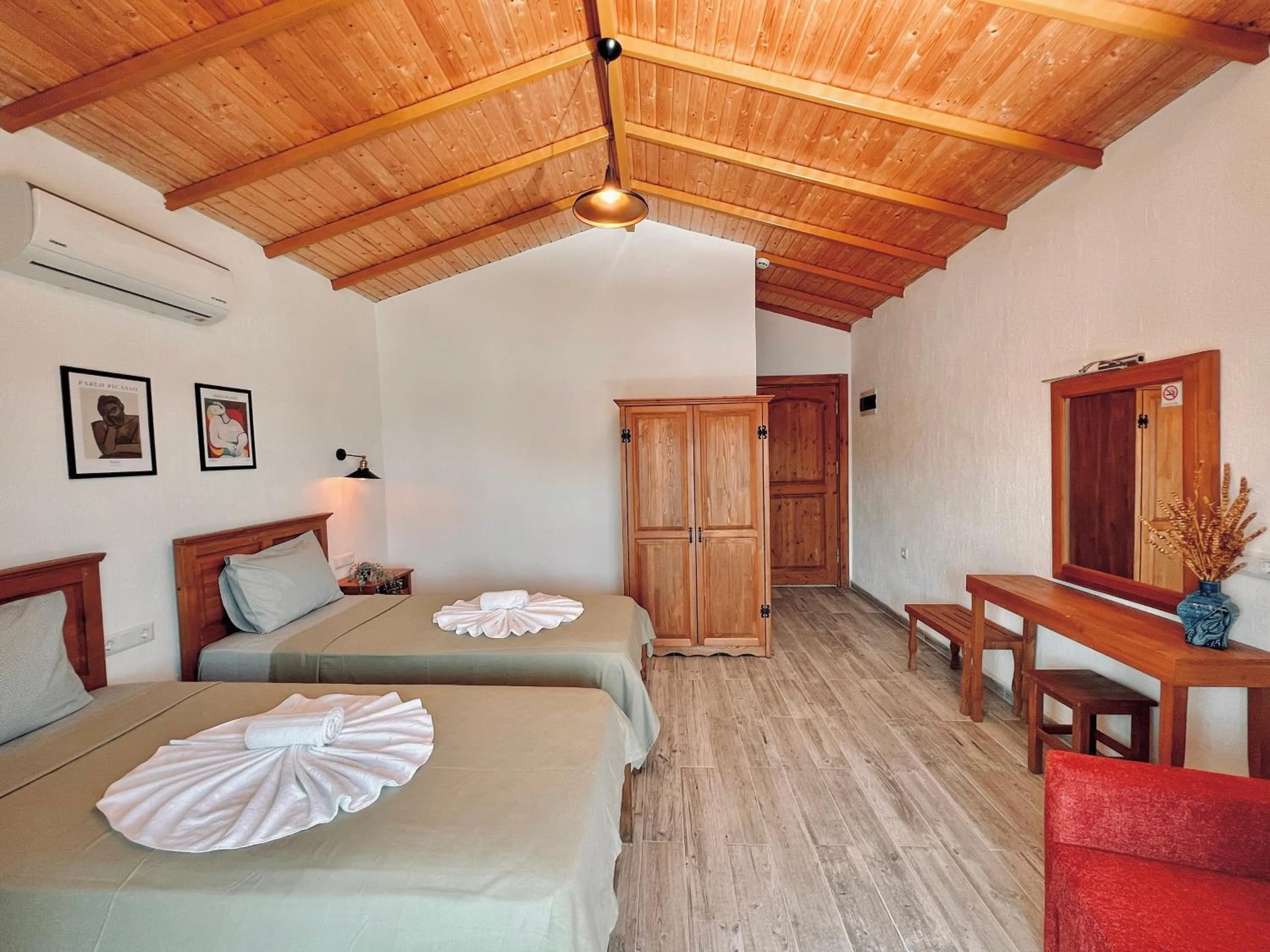 Bed in Kaş Köy Hotel