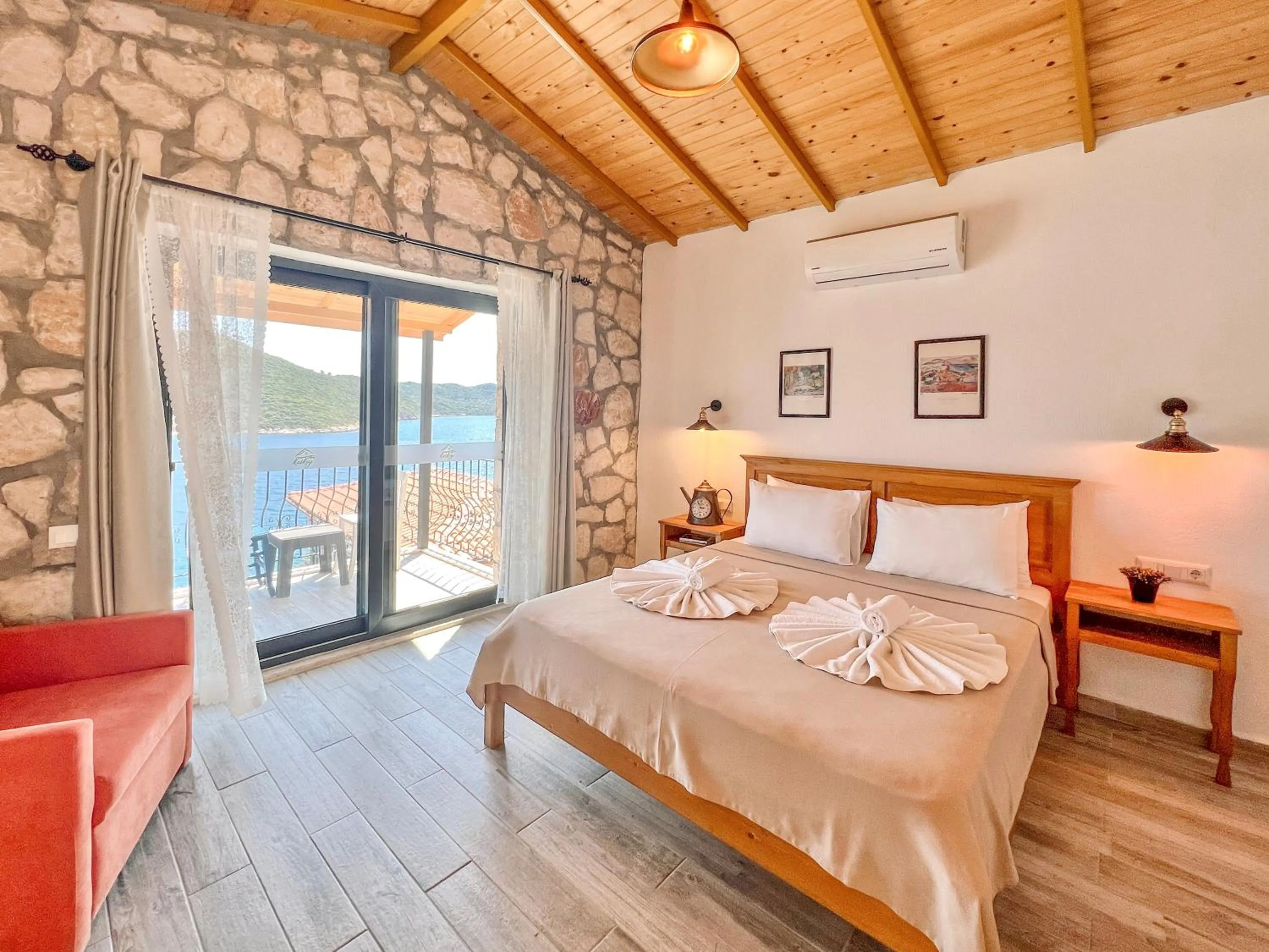 Bed in Kaş Köy Hotel