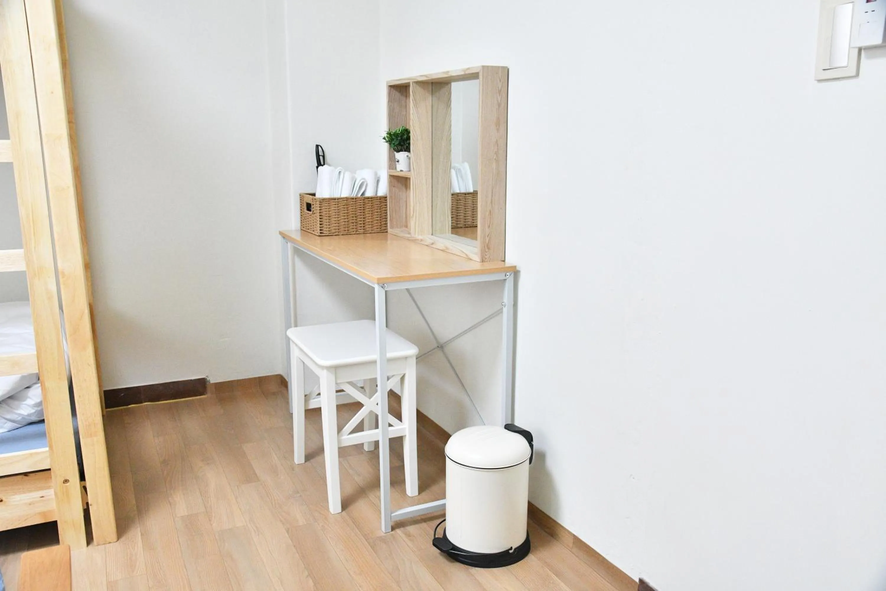 Decorative detail in Dolma Hongdae