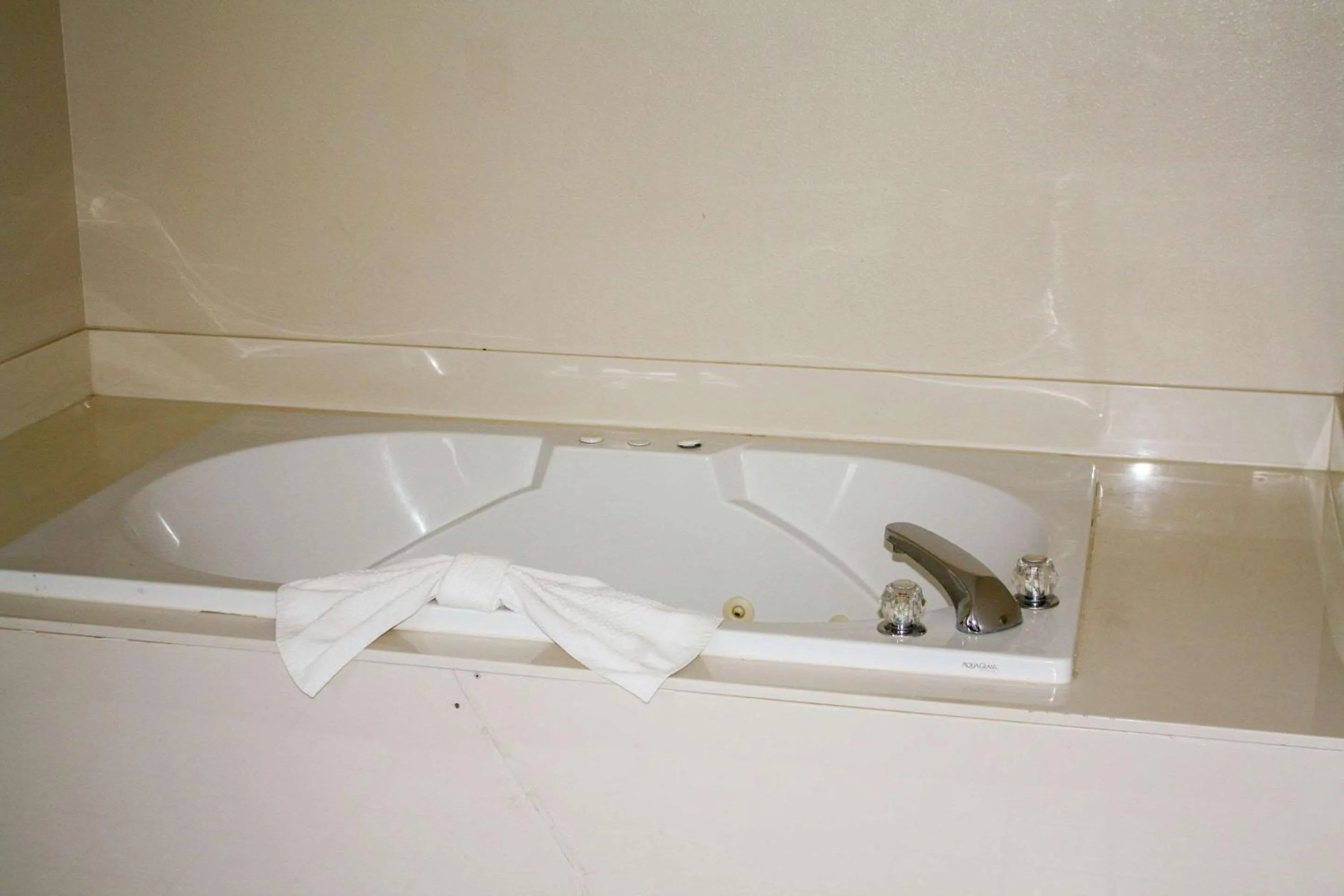 Bedroom in Quality Inn & Suites Wichita Falls I-44