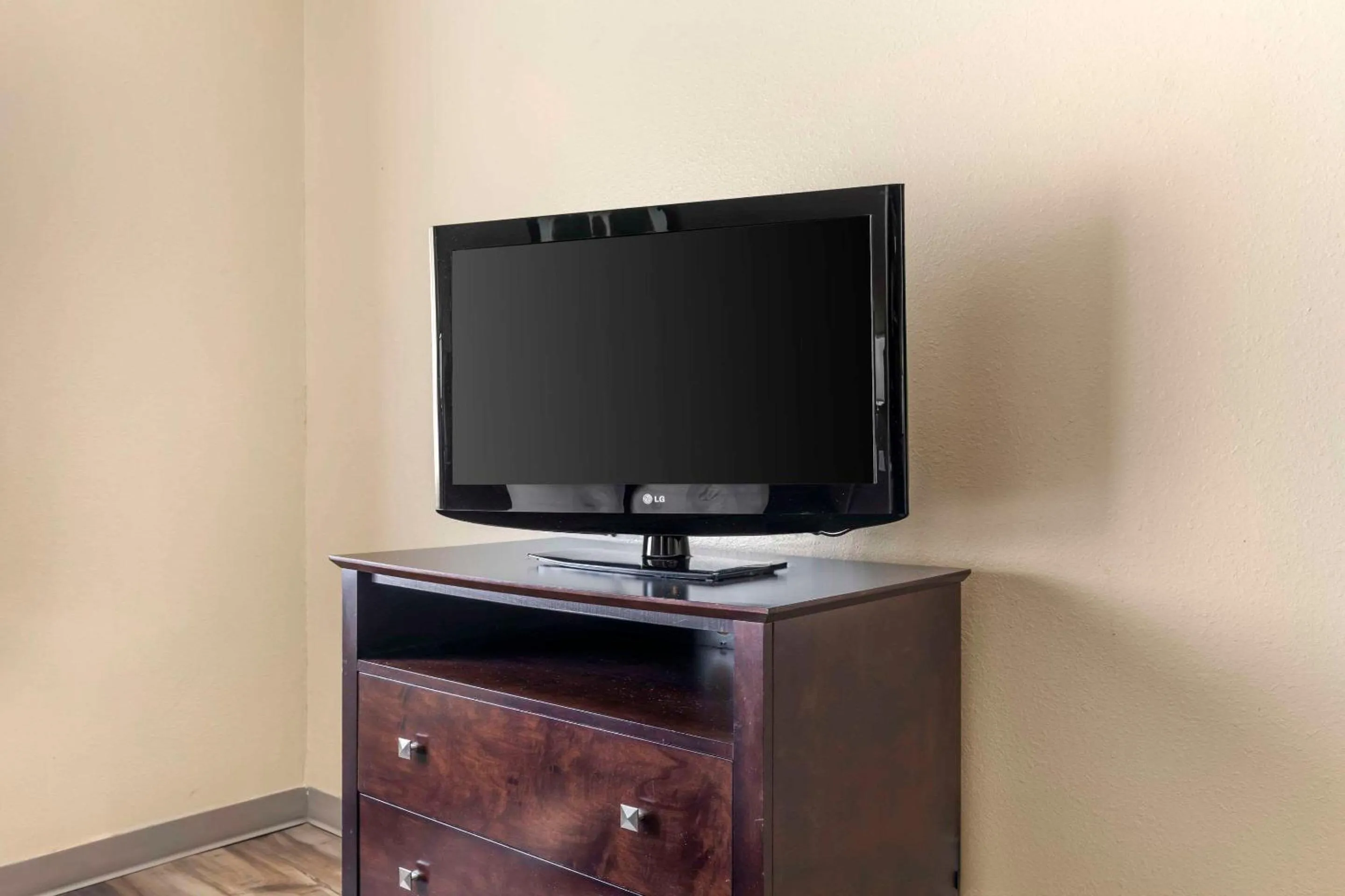 Bedroom in Quality Inn & Suites Wichita Falls I-44