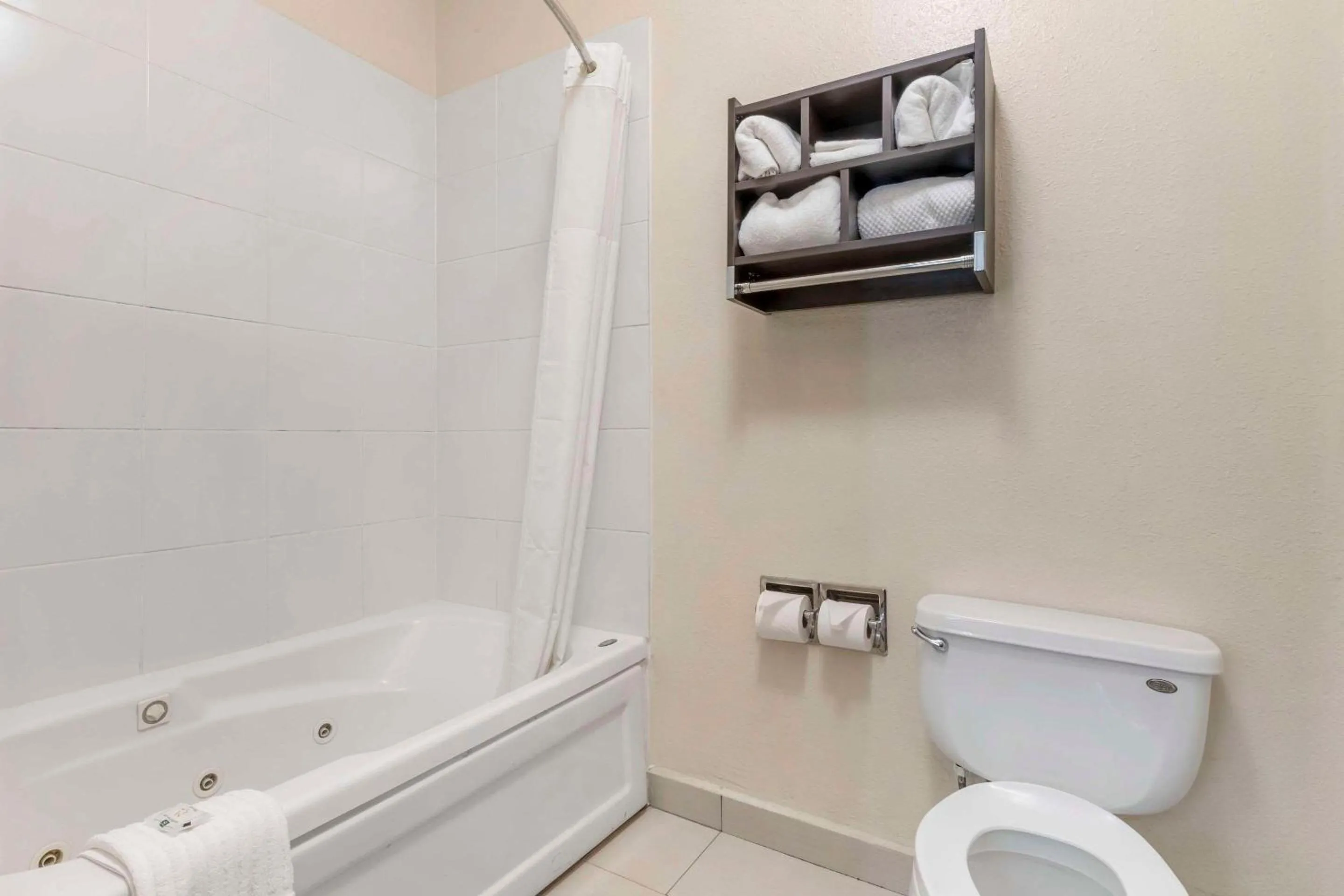 Bedroom in Quality Inn & Suites Wichita Falls I-44