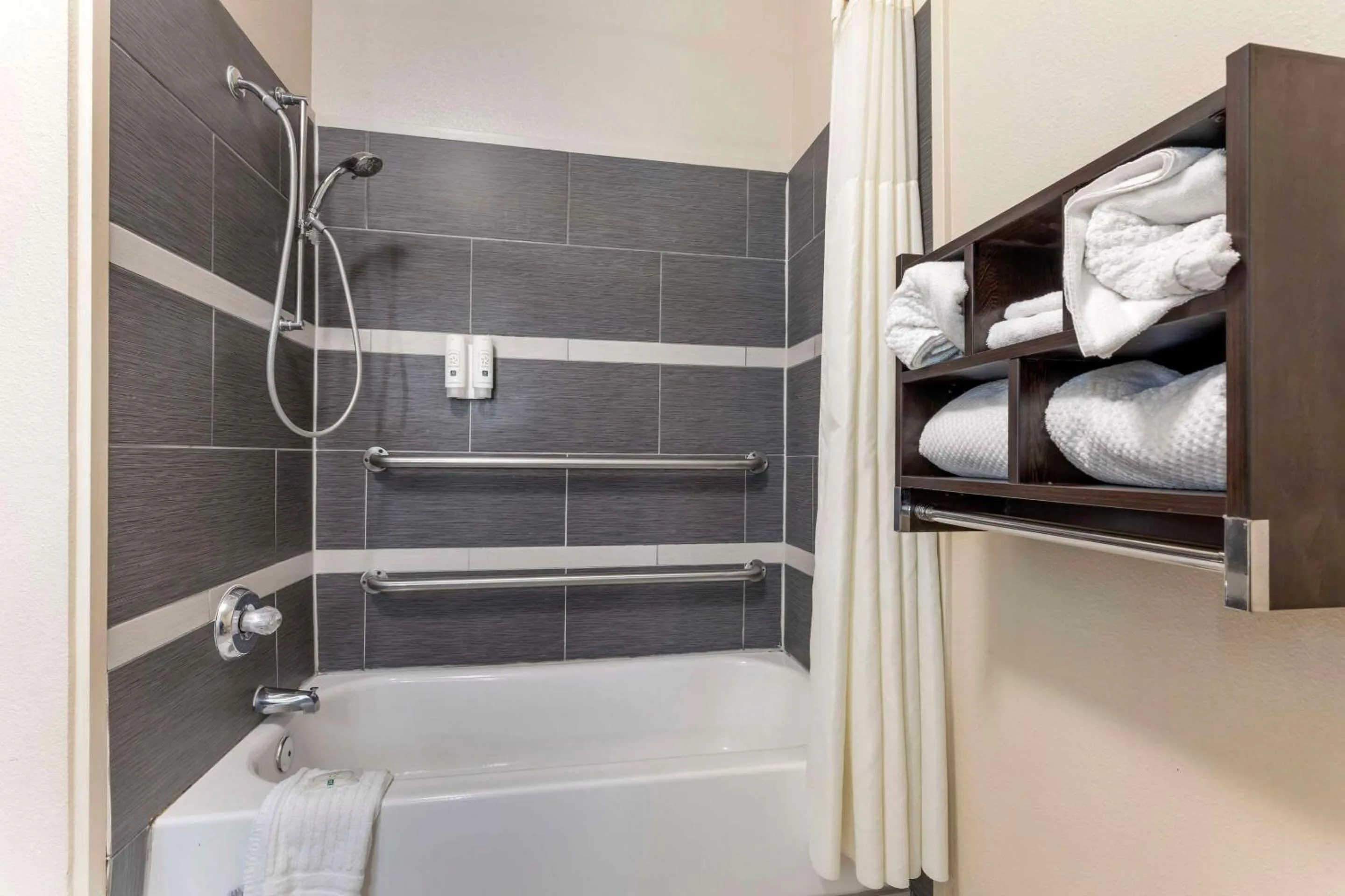 Bedroom in Quality Inn & Suites Wichita Falls I-44