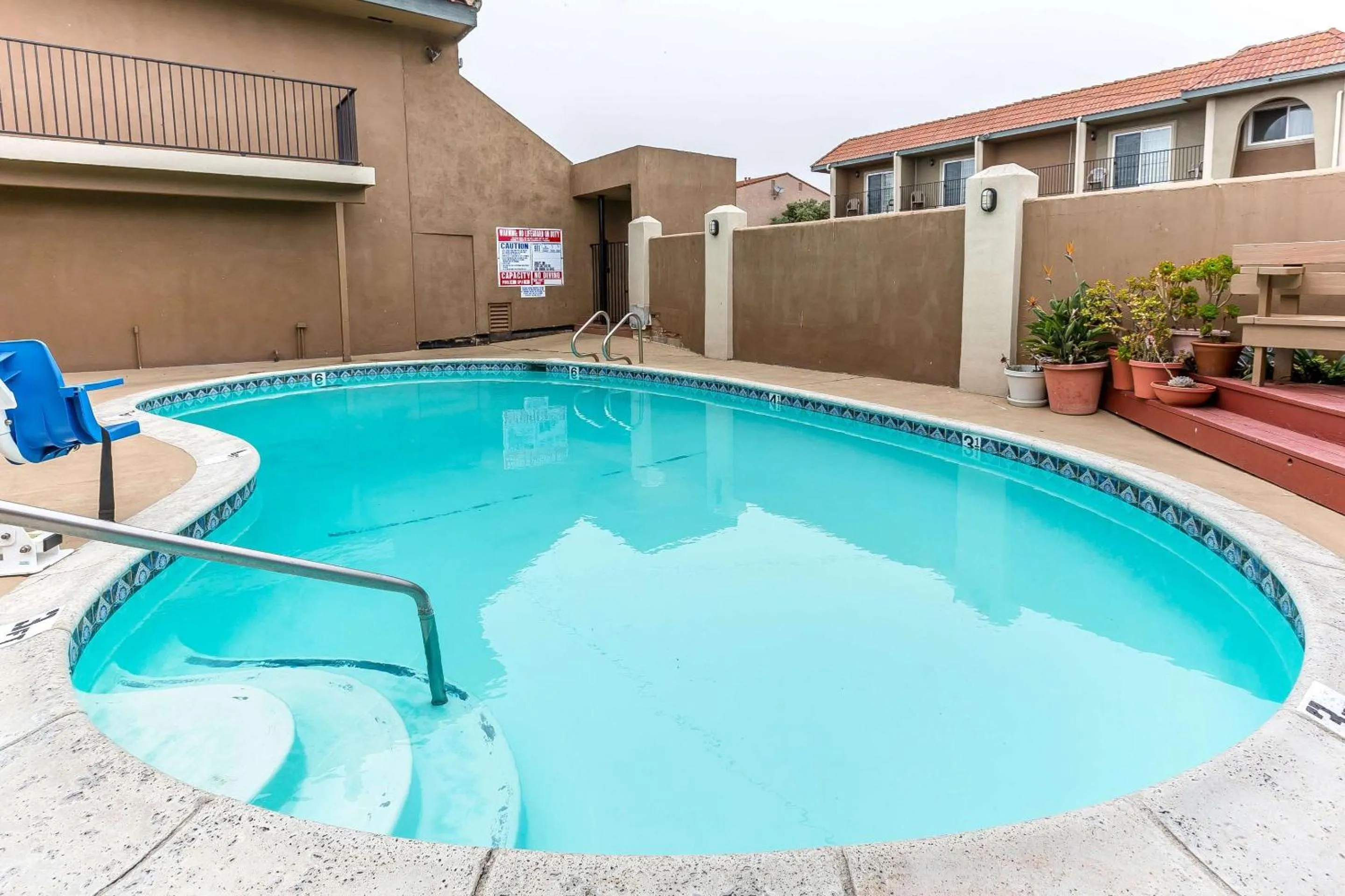 On site in Quality Inn near Hearst Castle