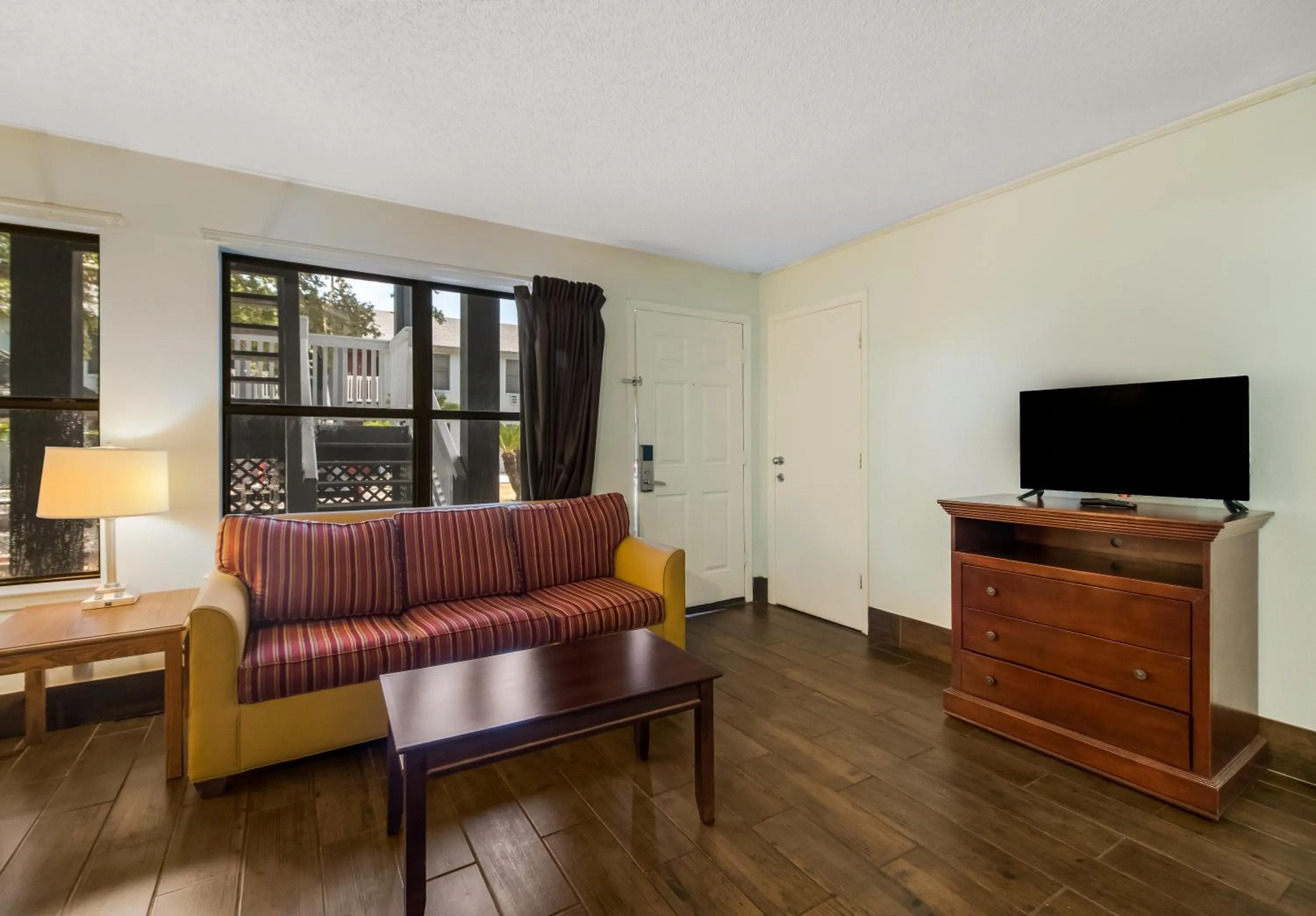 Econo Lodge Inn & Suites Fulton - Rockport