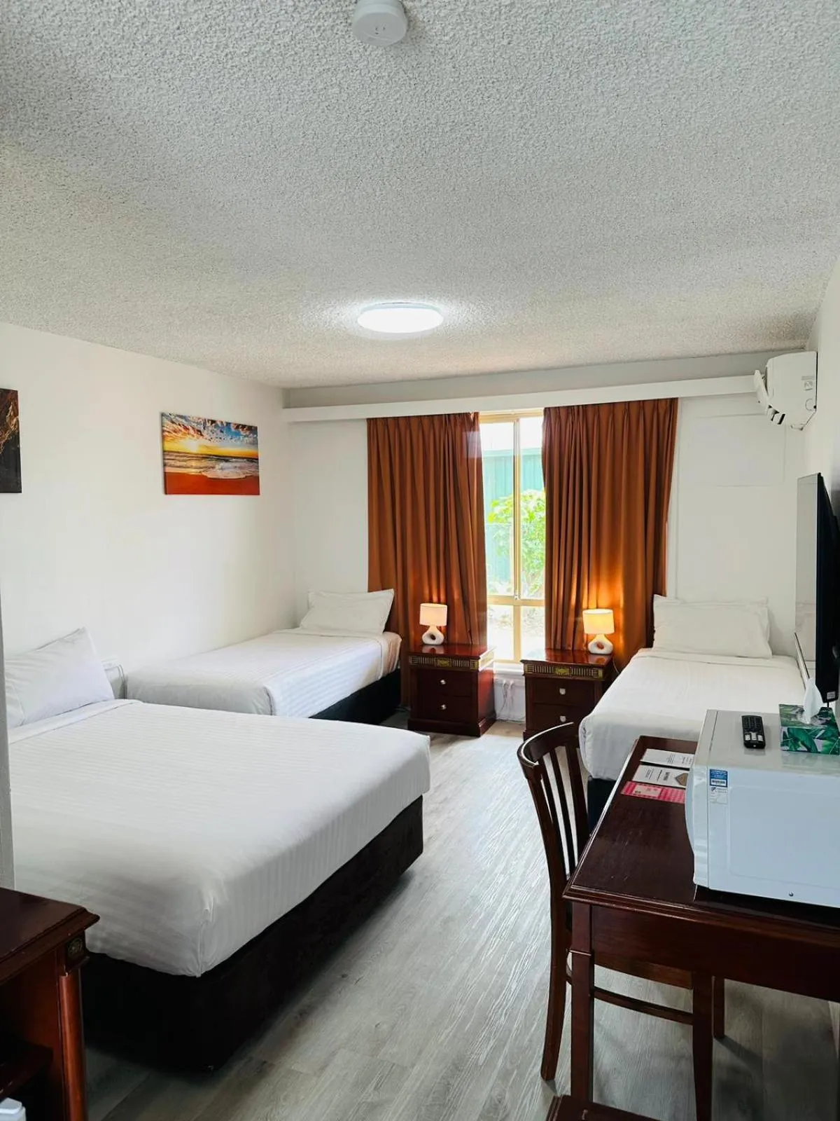 Bed in ibis Styles Albany