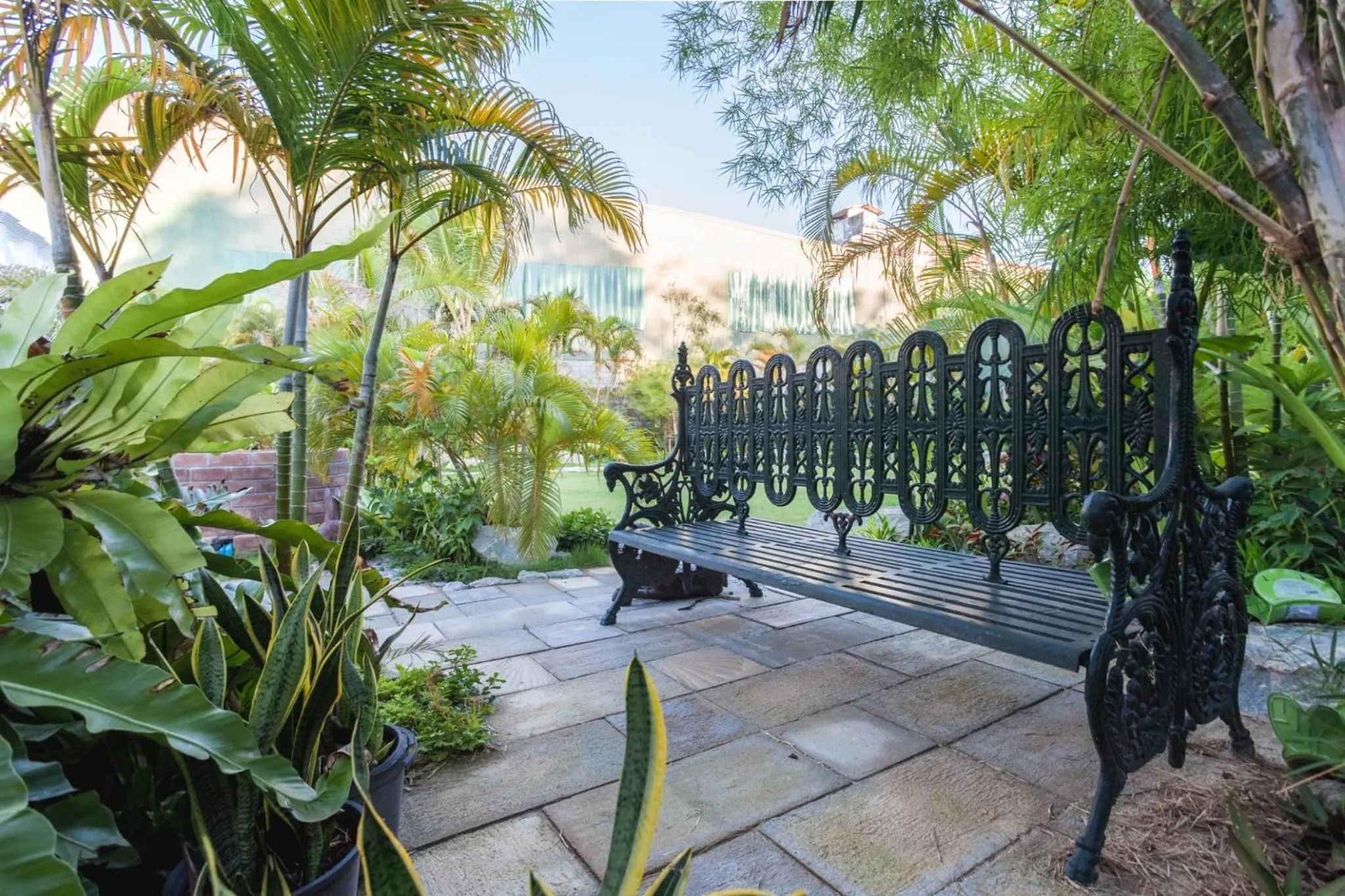 Garden in Sound Gallery House - SHA Plus