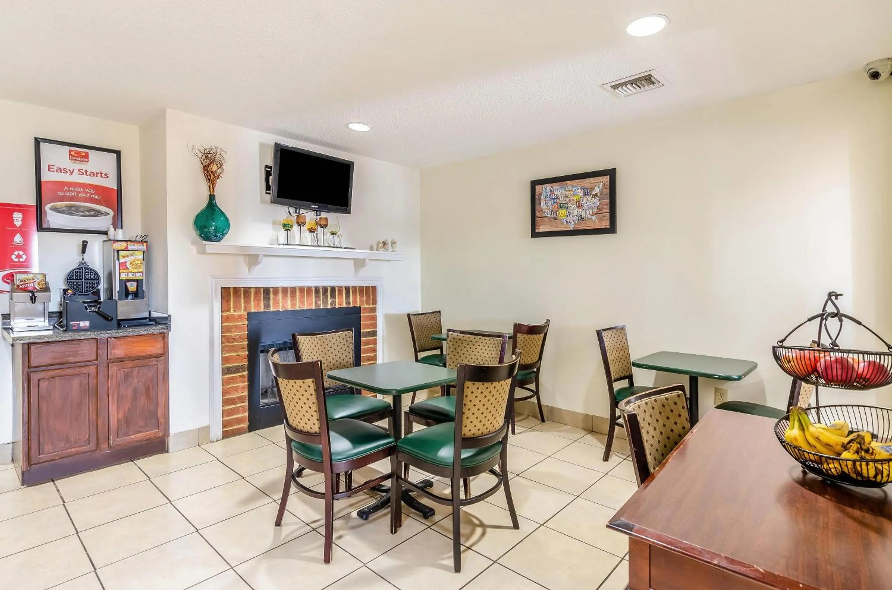 Breakfast in Econo Lodge Glade Springs I-81