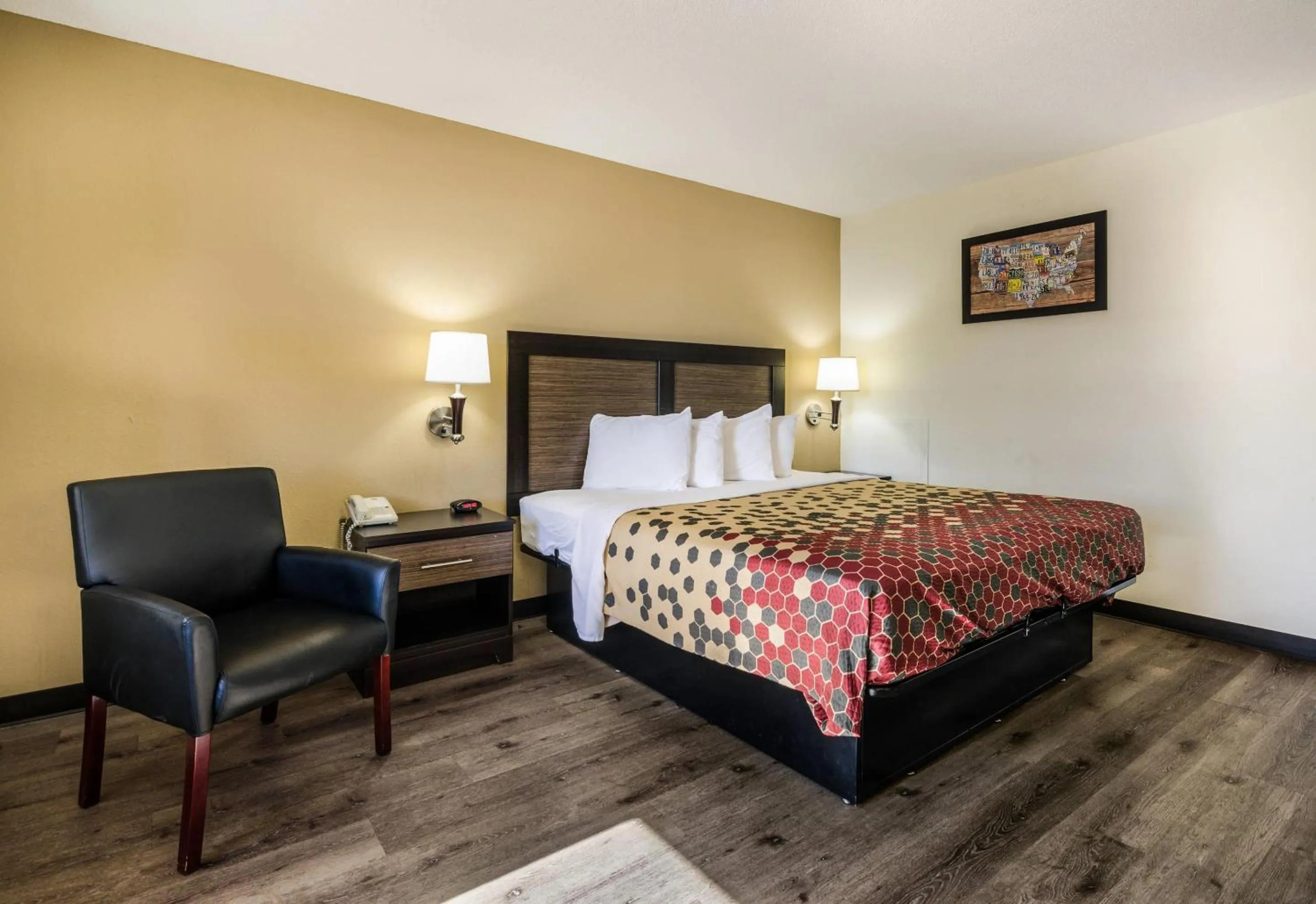 Bedroom, Bed in Econo Lodge Glade Springs I-81