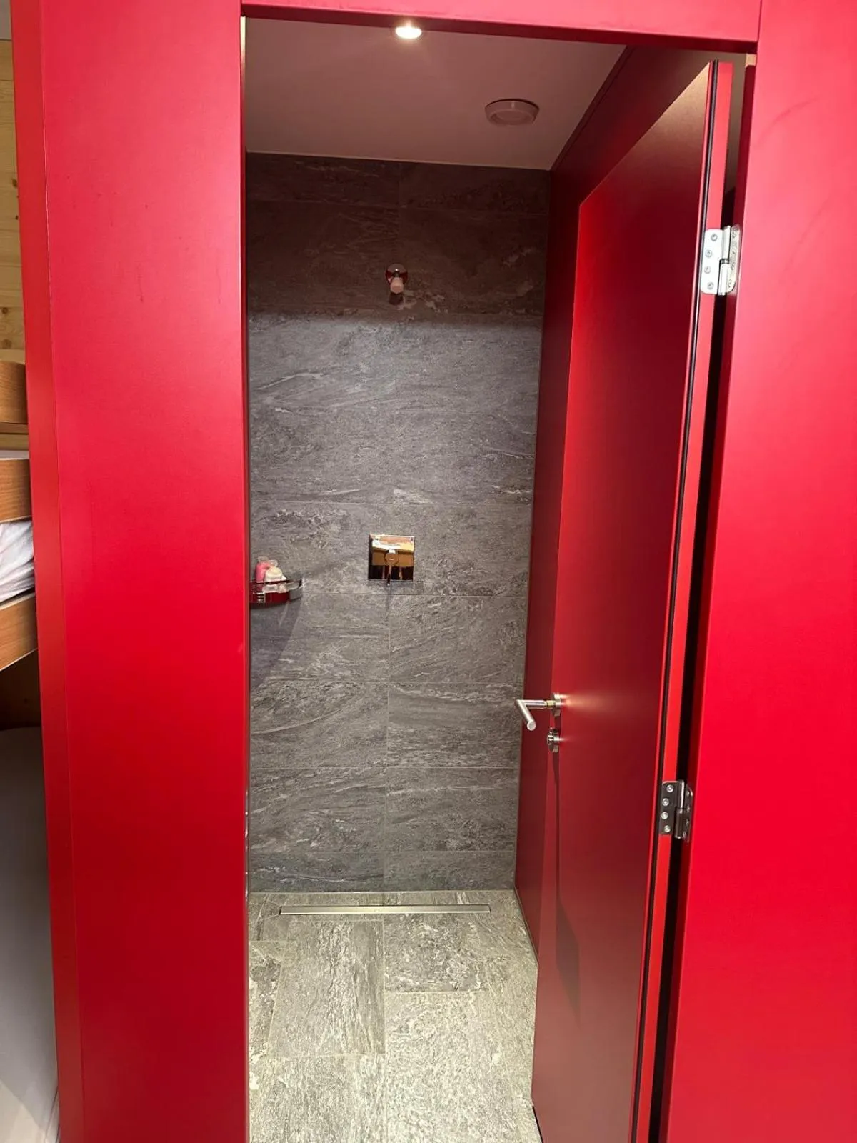 Shower in Hotel Espen