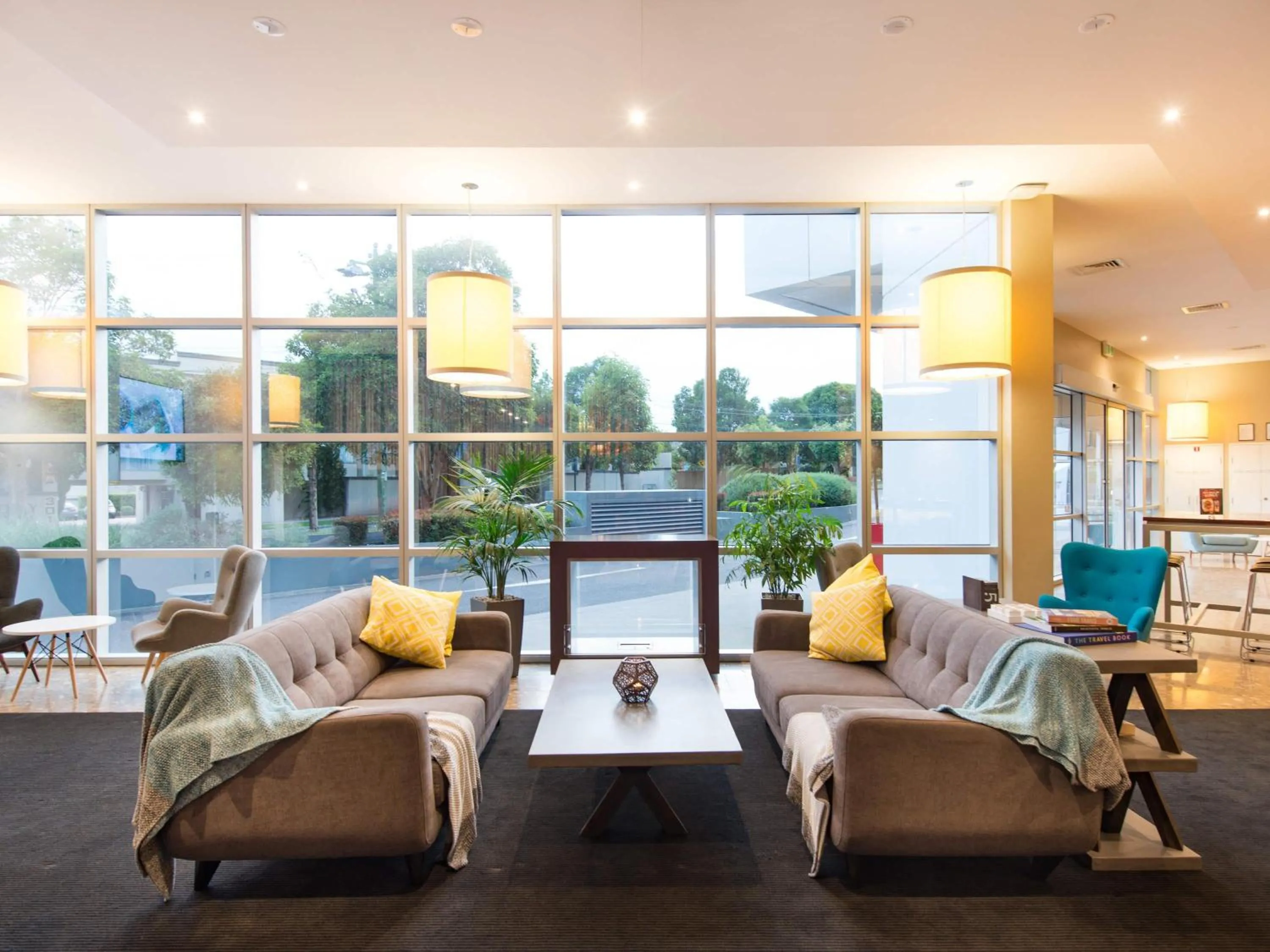 Lounge or bar in ibis Melbourne - Glen Waverley