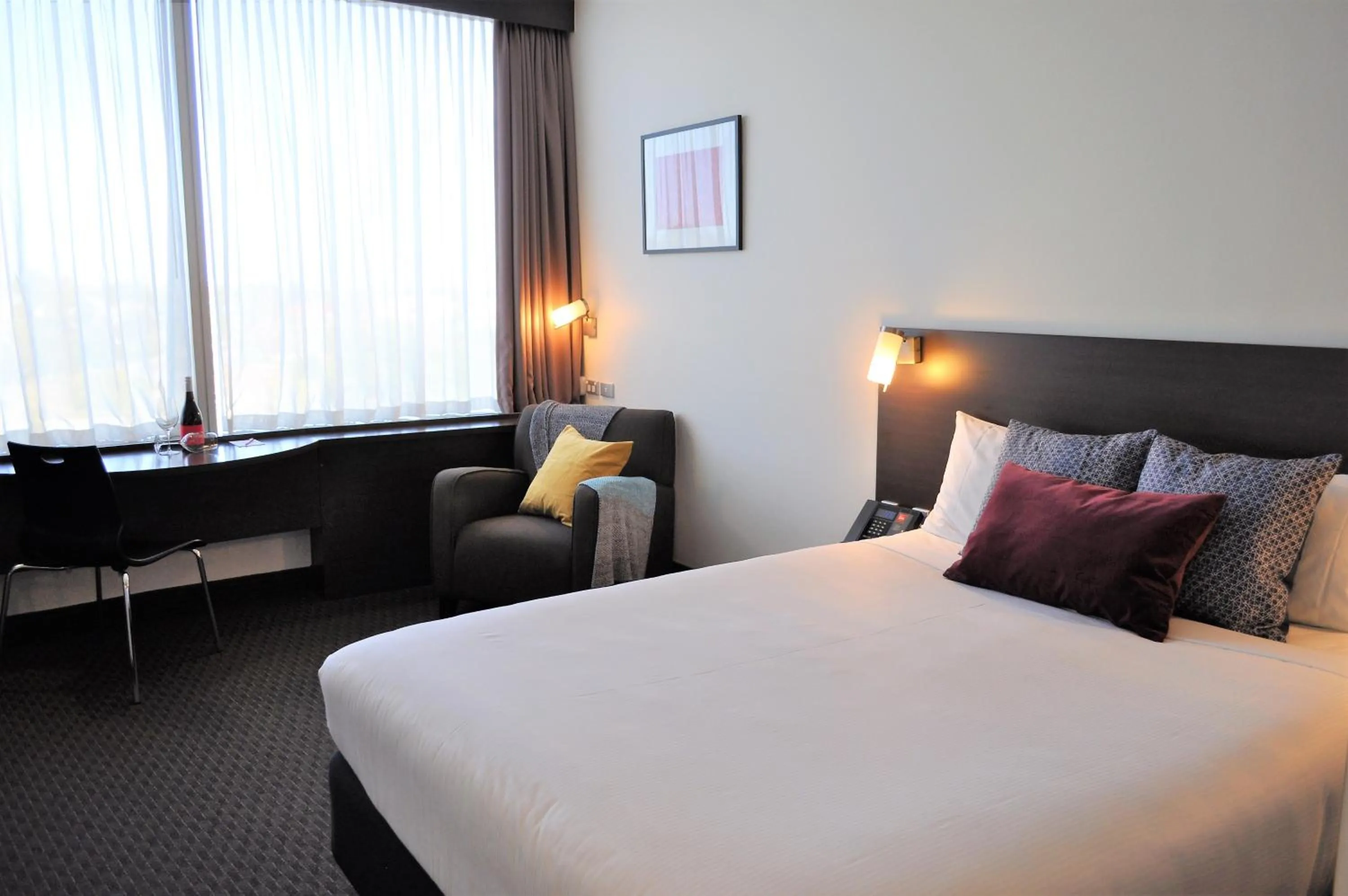 Photo of the whole room, Bed in ibis Melbourne - Glen Waverley