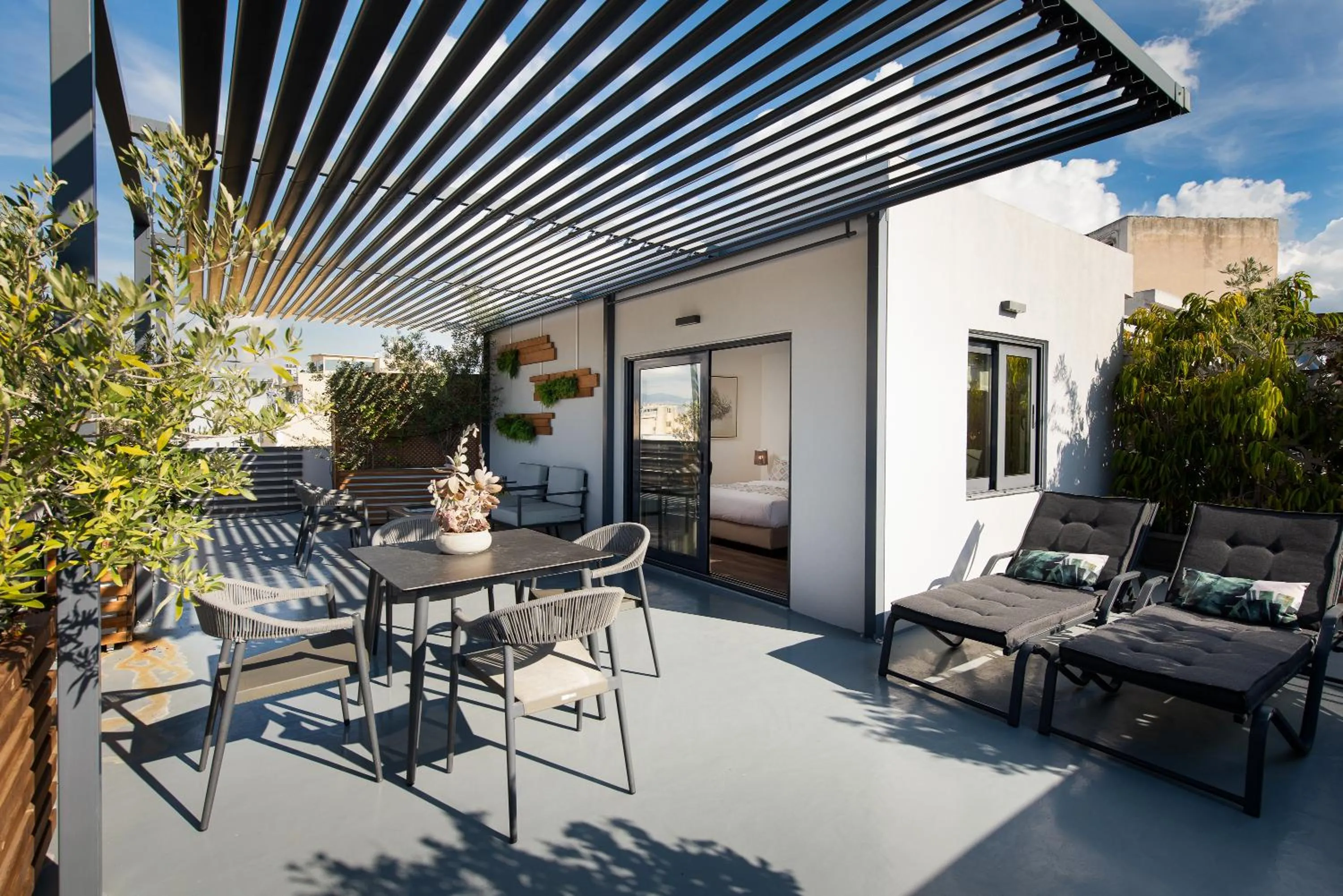 Patio in Urban Nest - Suites & Apartments