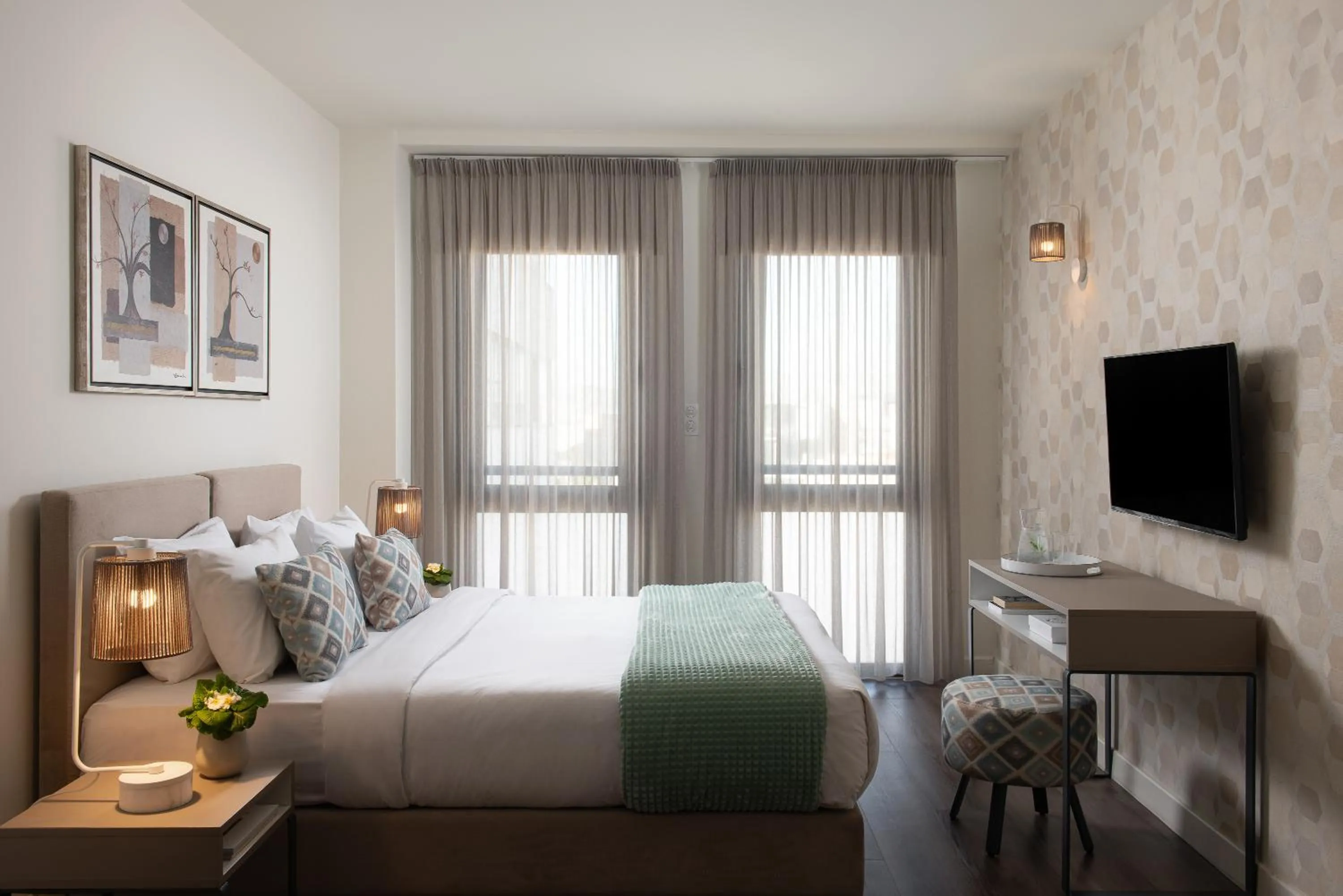 Bed in Urban Nest - Suites & Apartments