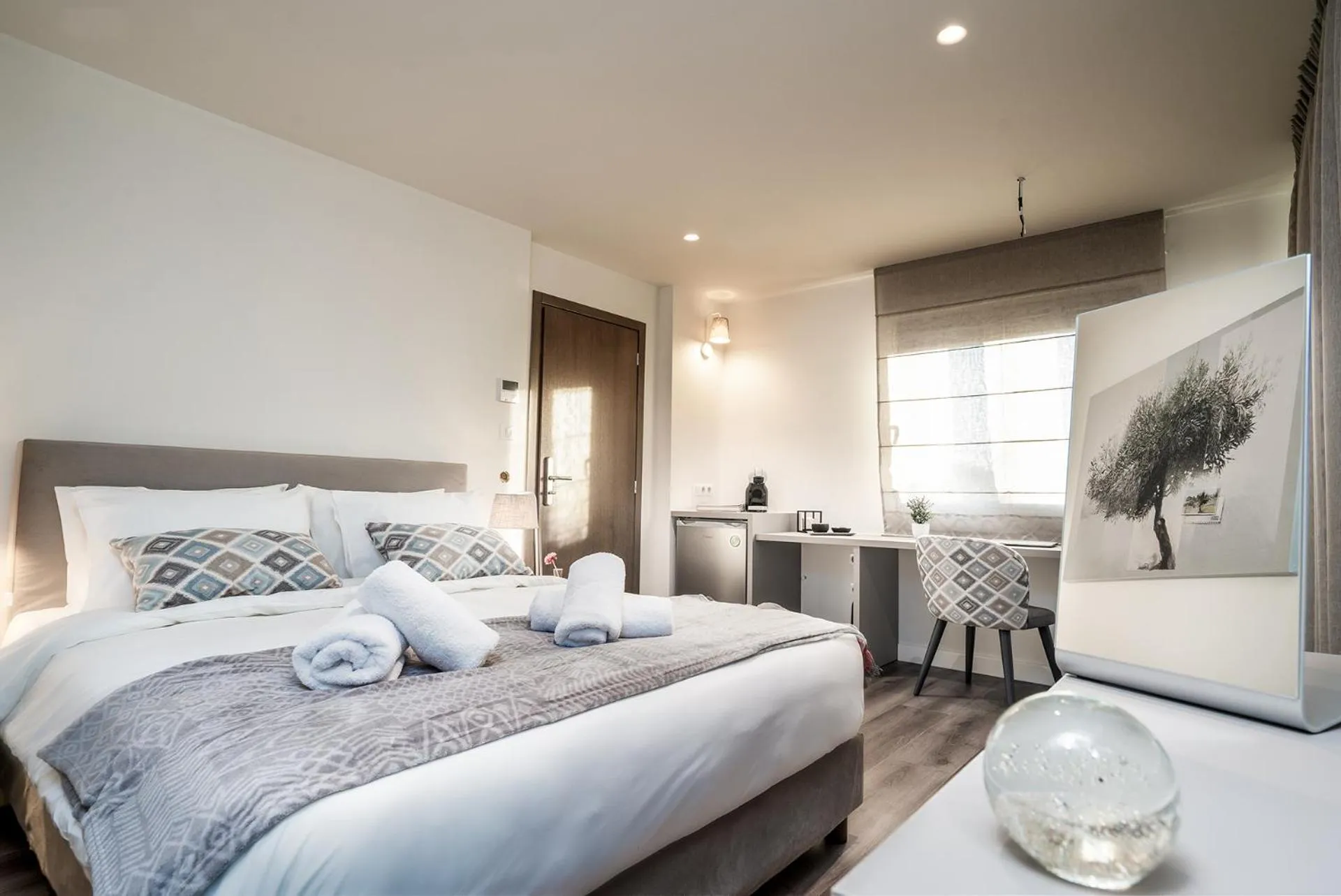 Bedroom, Bed in Urban Nest - Suites & Apartments