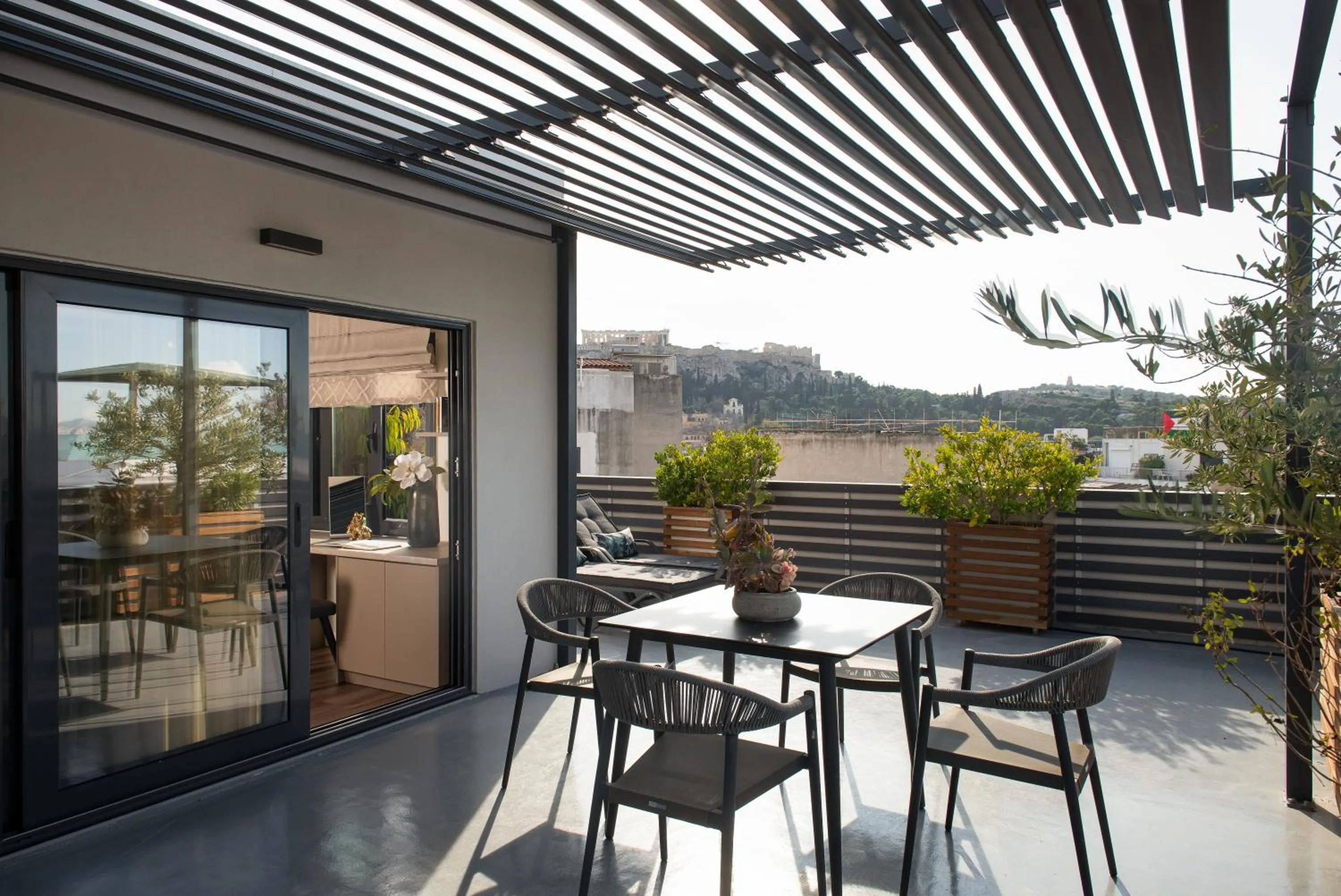 Patio in Urban Nest - Suites & Apartments