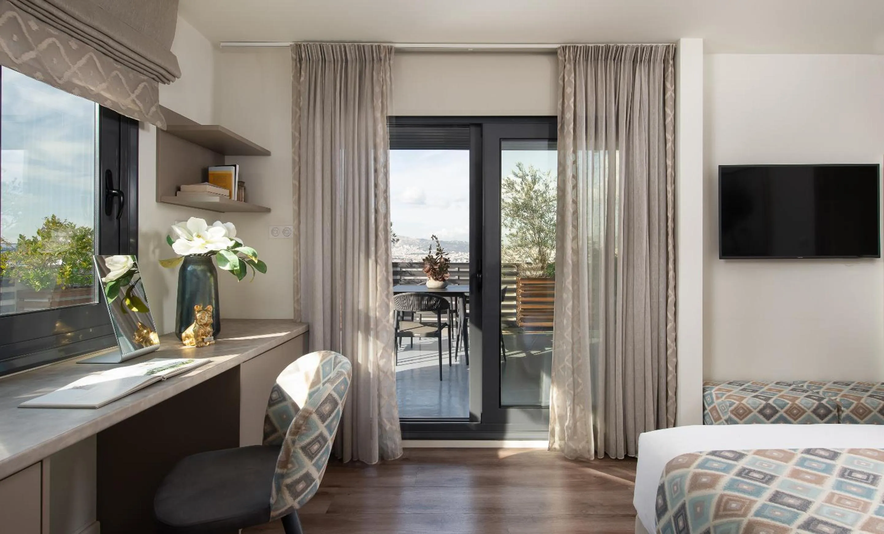 Balcony/Terrace, Bed in Urban Nest - Suites & Apartments