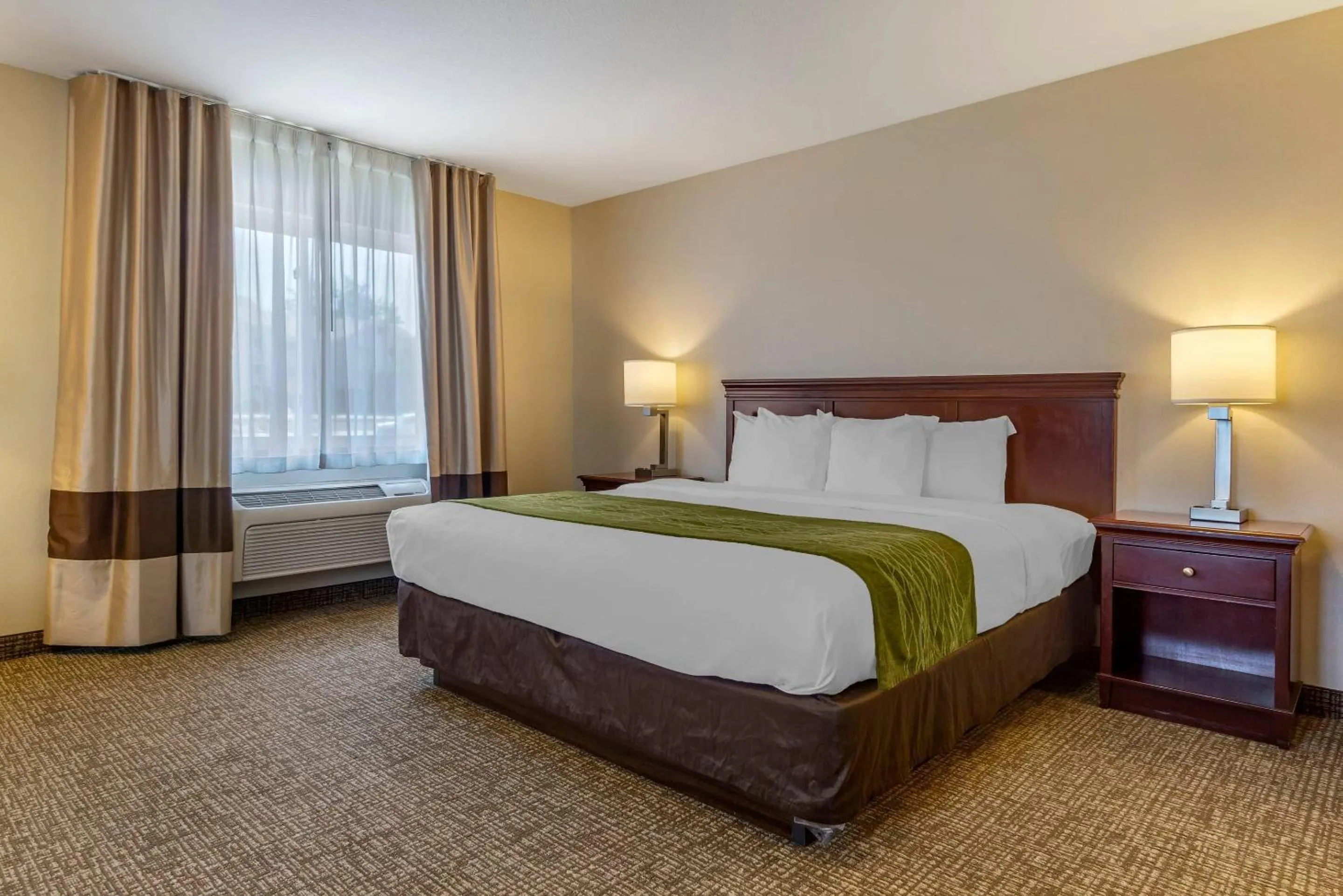 Bedroom, Bed in Comfort Inn Kennewick Richland