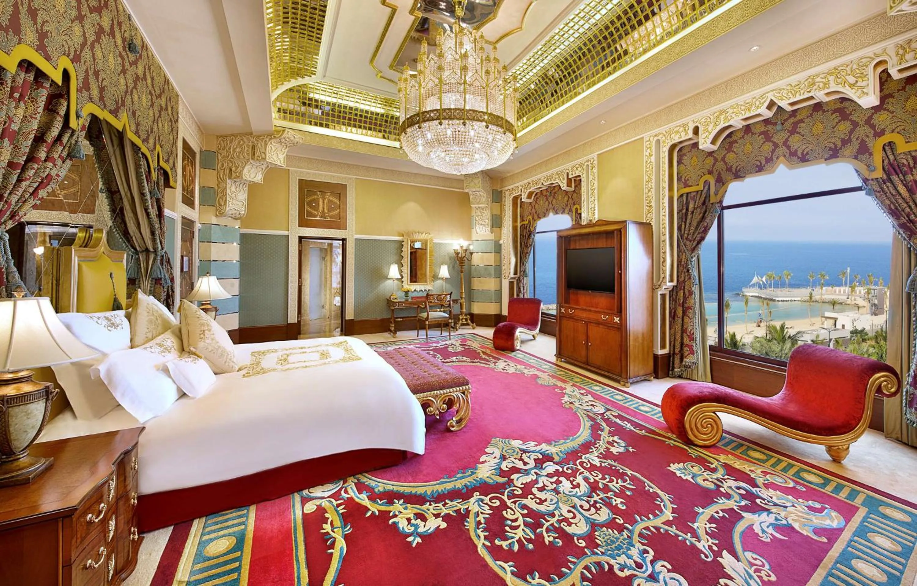 Living room, Bed in Waldorf Astoria Jeddah - Qasr Al Sharq
