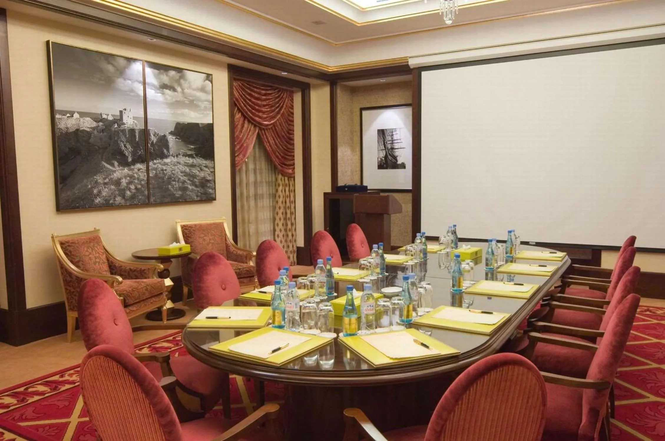 Meeting/conference room in Waldorf Astoria Jeddah - Qasr Al Sharq