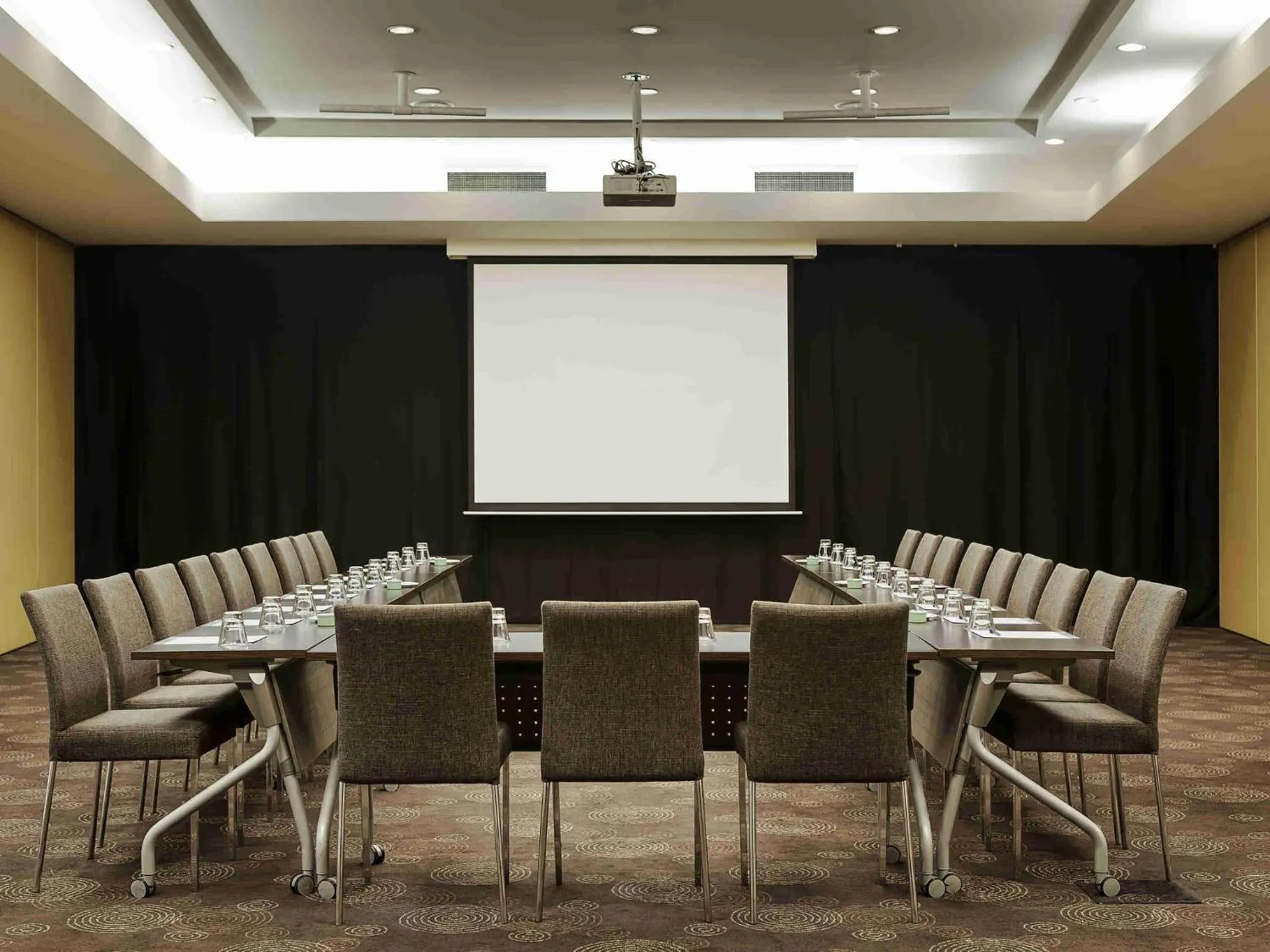 Meeting/conference room in ibis Auckland Ellerslie