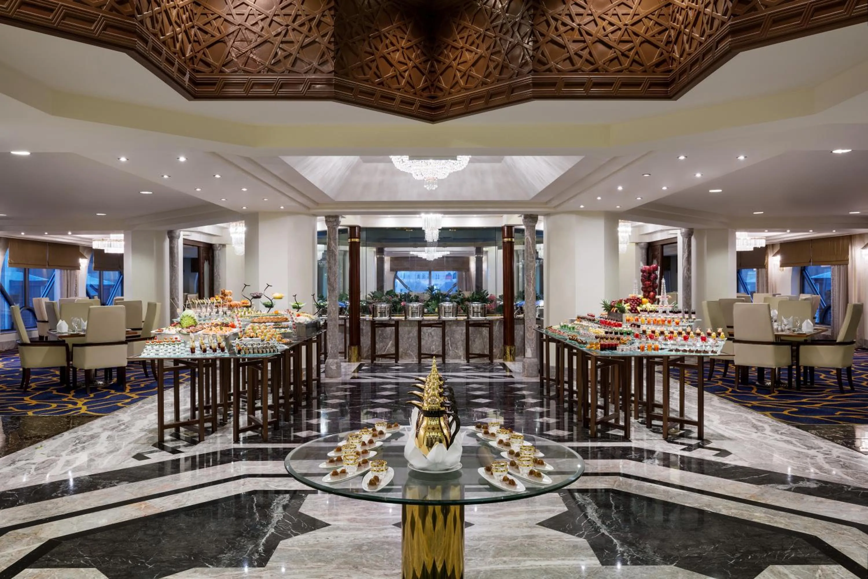 Restaurant/places to eat in Makkah Hotel