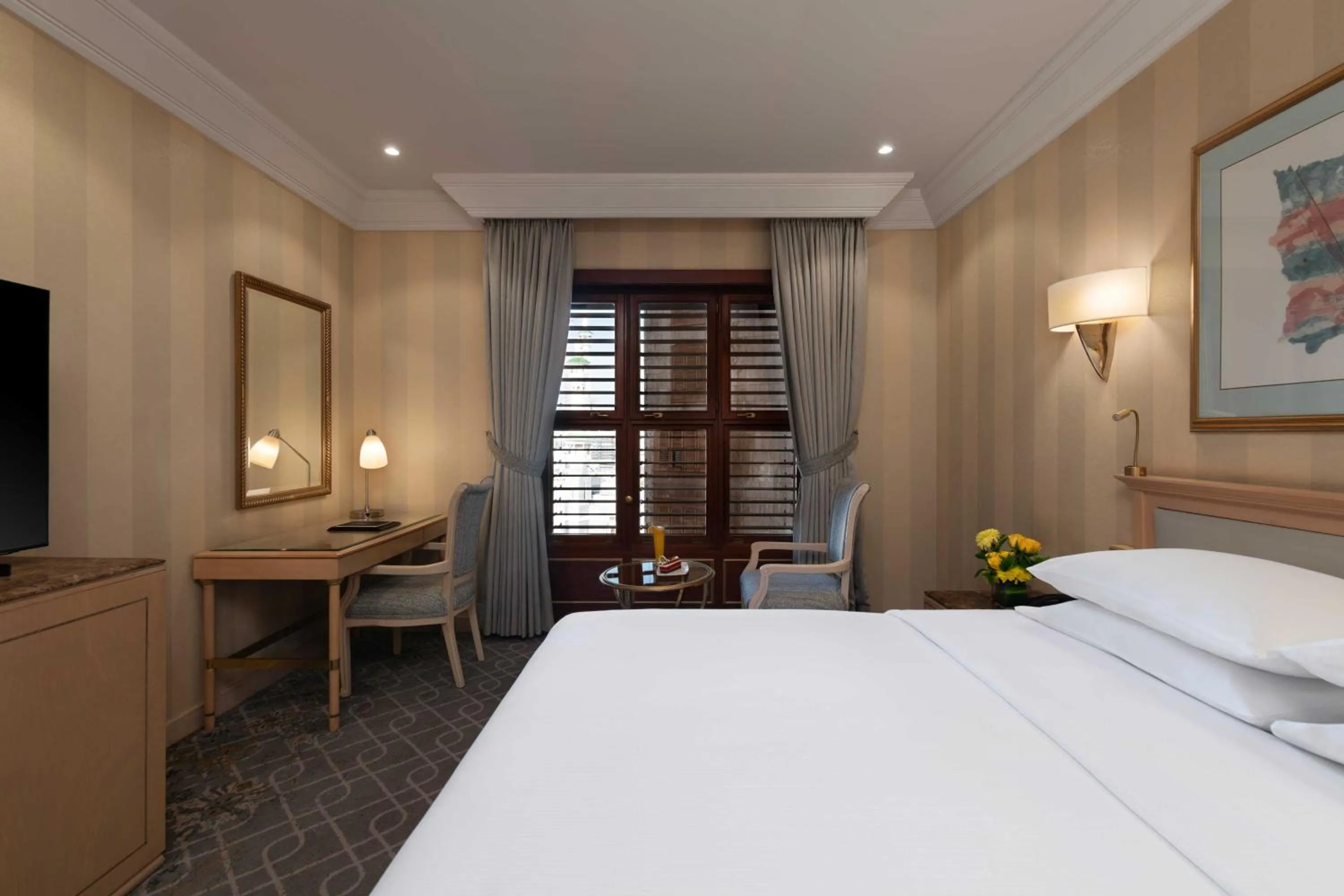 Bedroom, Bed in Makkah Hotel