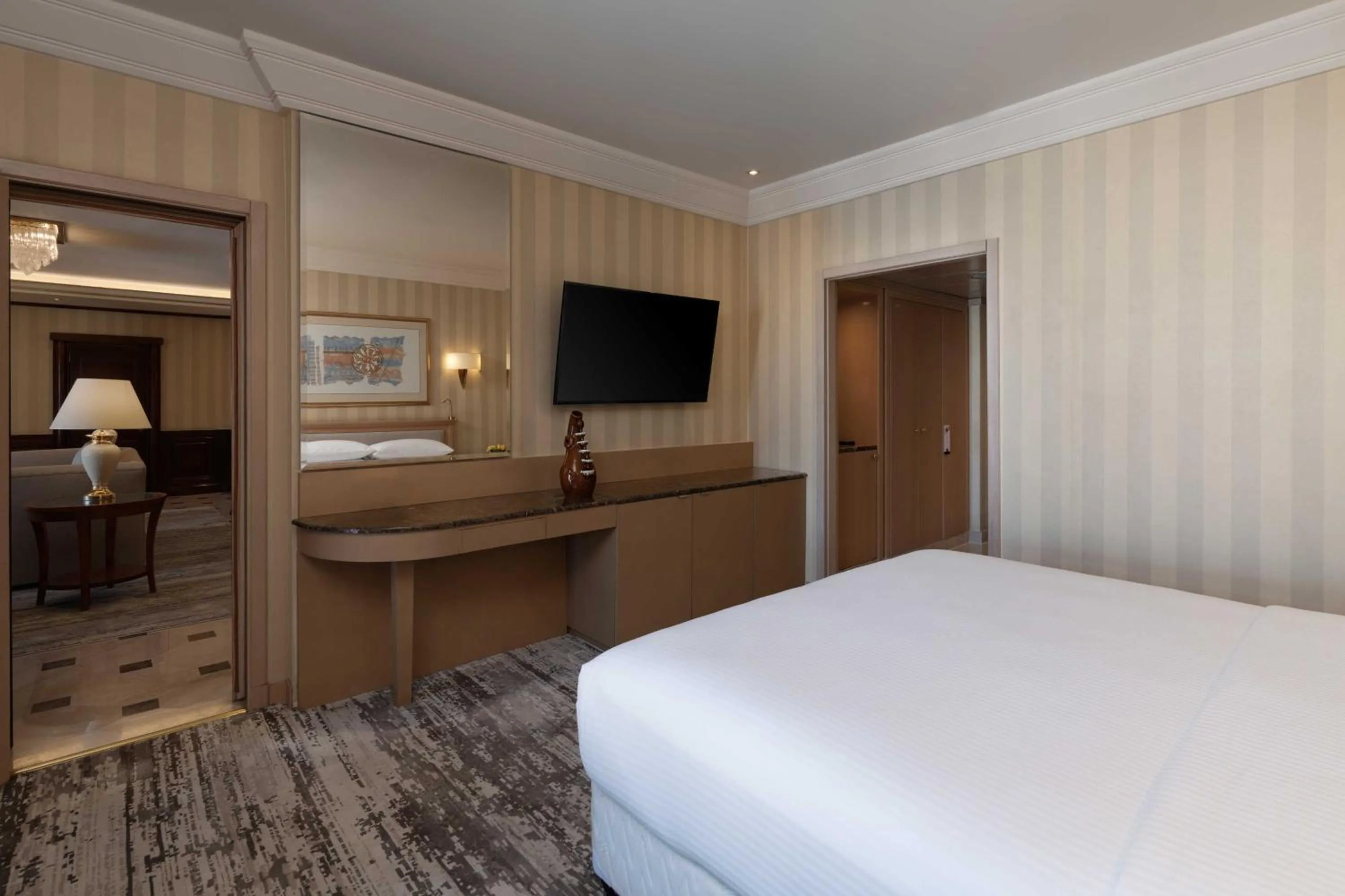 Bedroom, Bed in Makkah Hotel