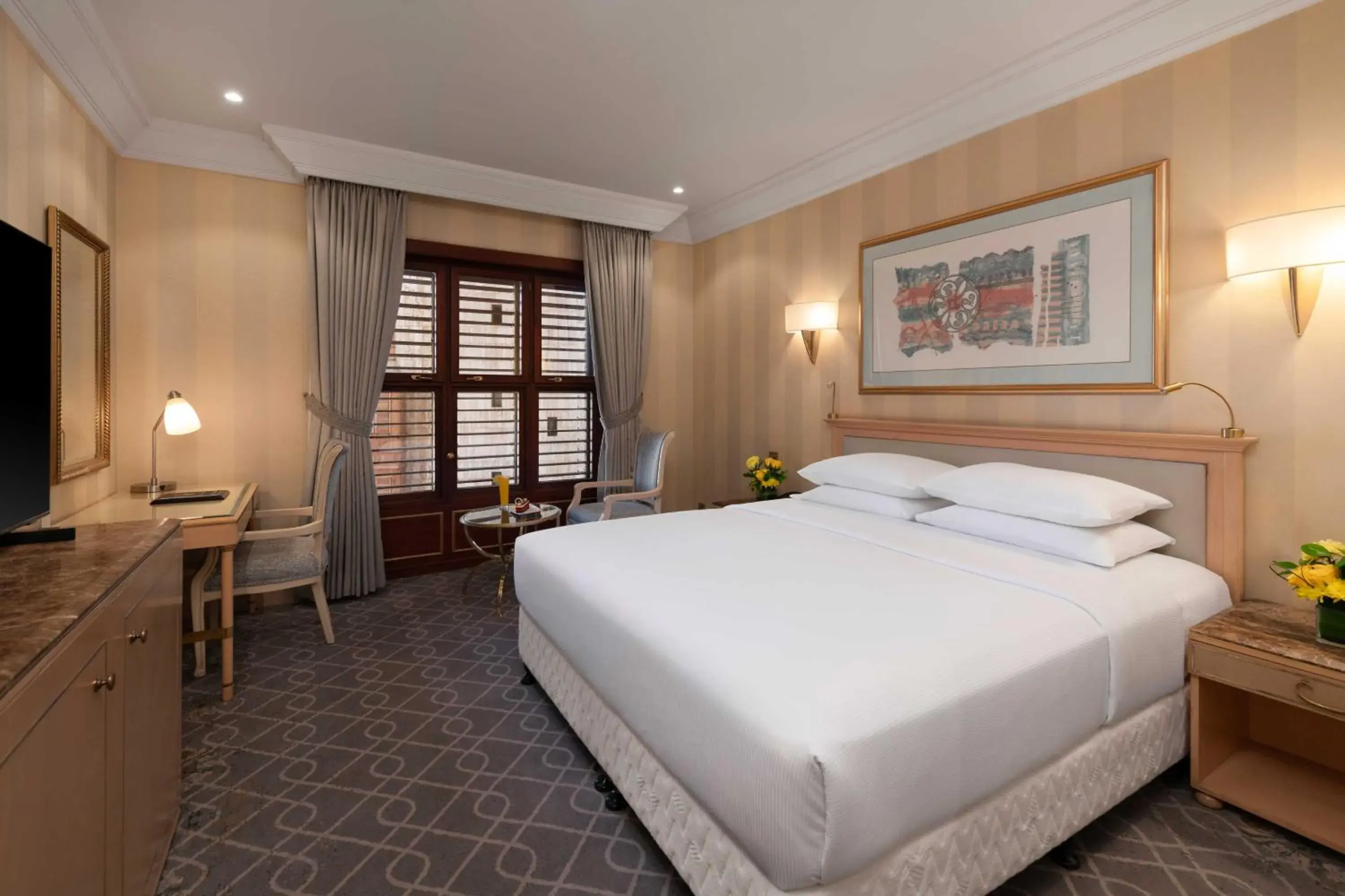 Deluxe Room Partial Haram View with One King Bed in Makkah Hotel Deluxe Room Partial Haram View with One King Bed in Makkah Hotel