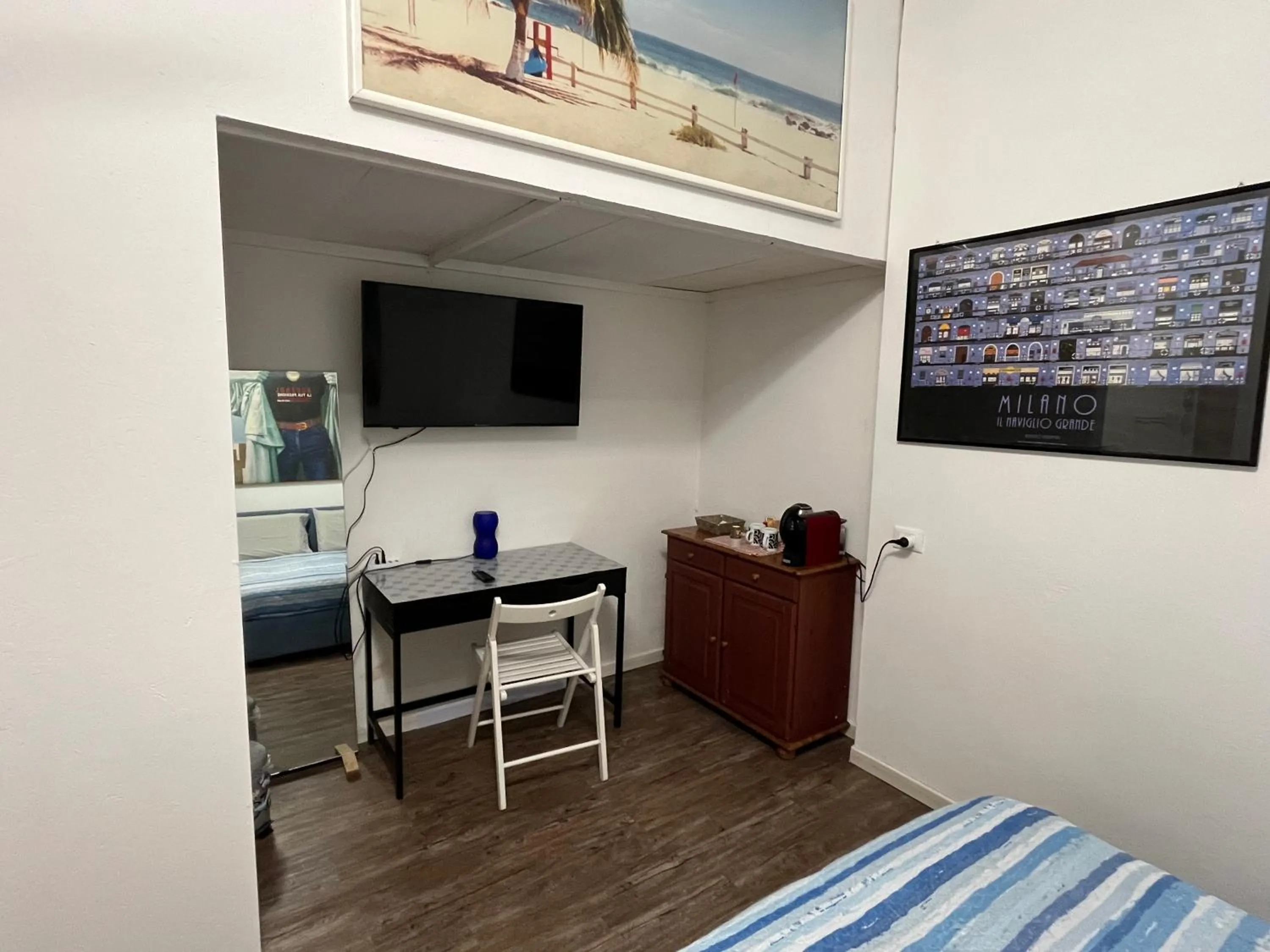 Bed in Room Saronno + B&B