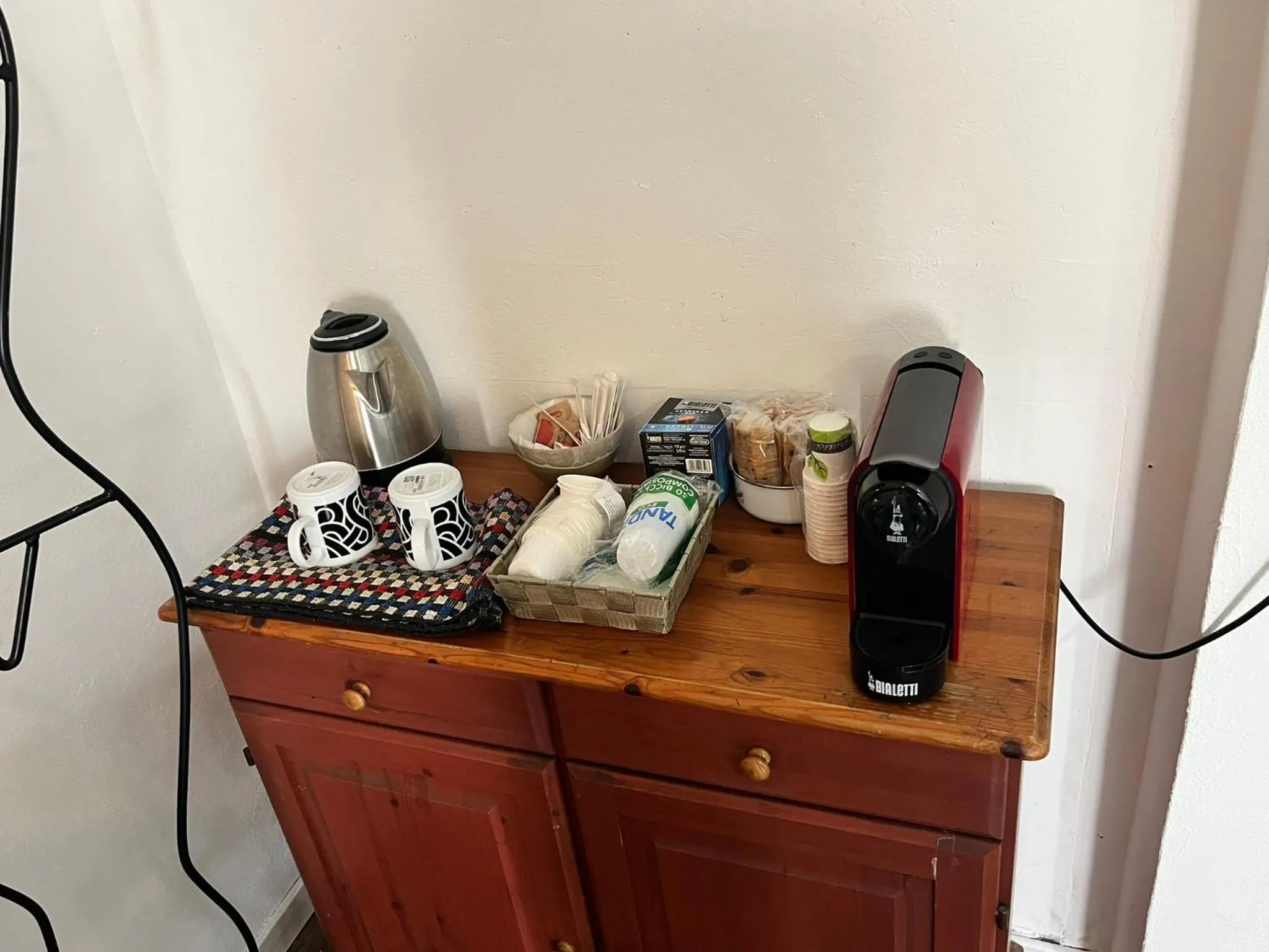 Coffee/tea facilities in Room Saronno + B&B