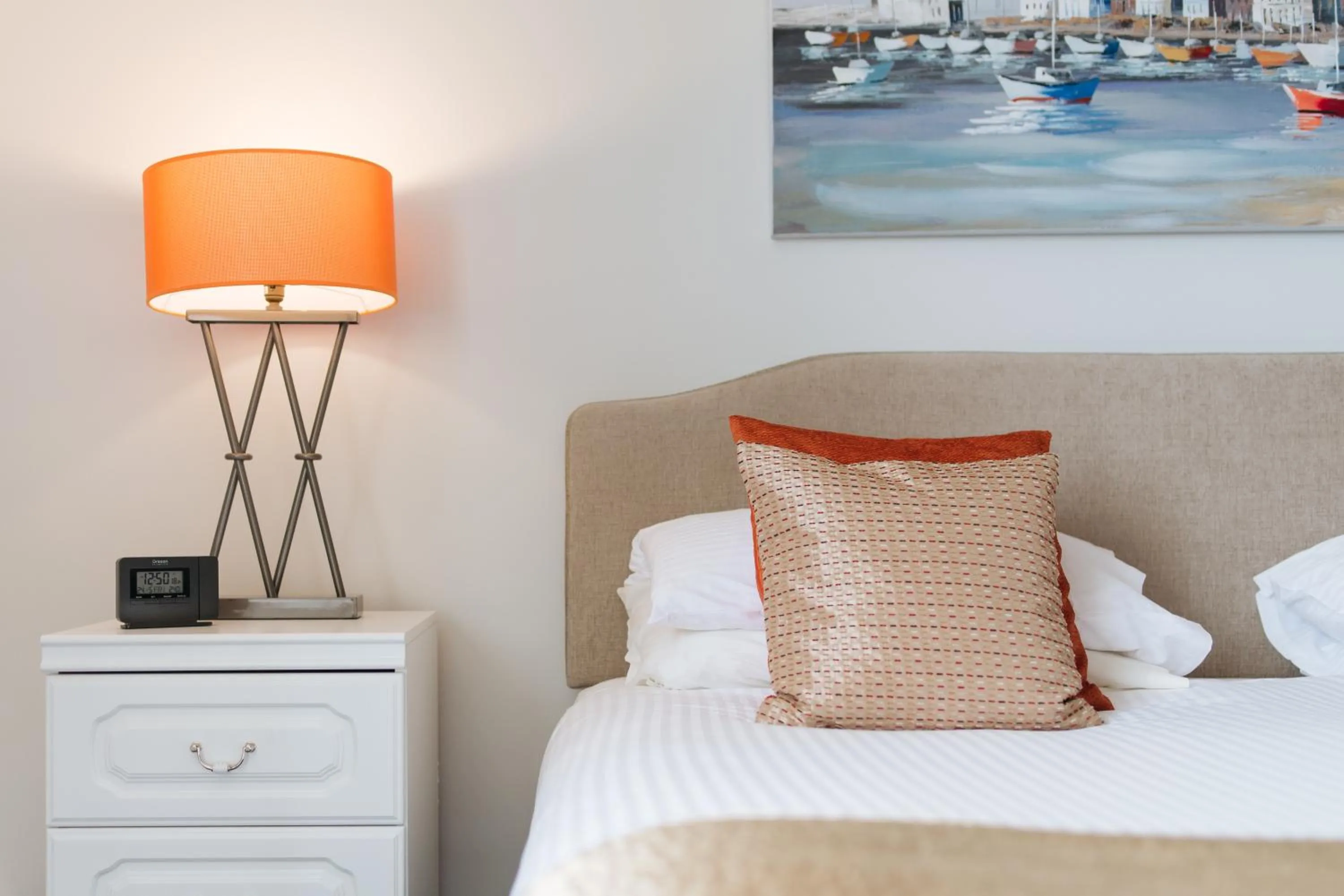 Bed in Northfield Hotel