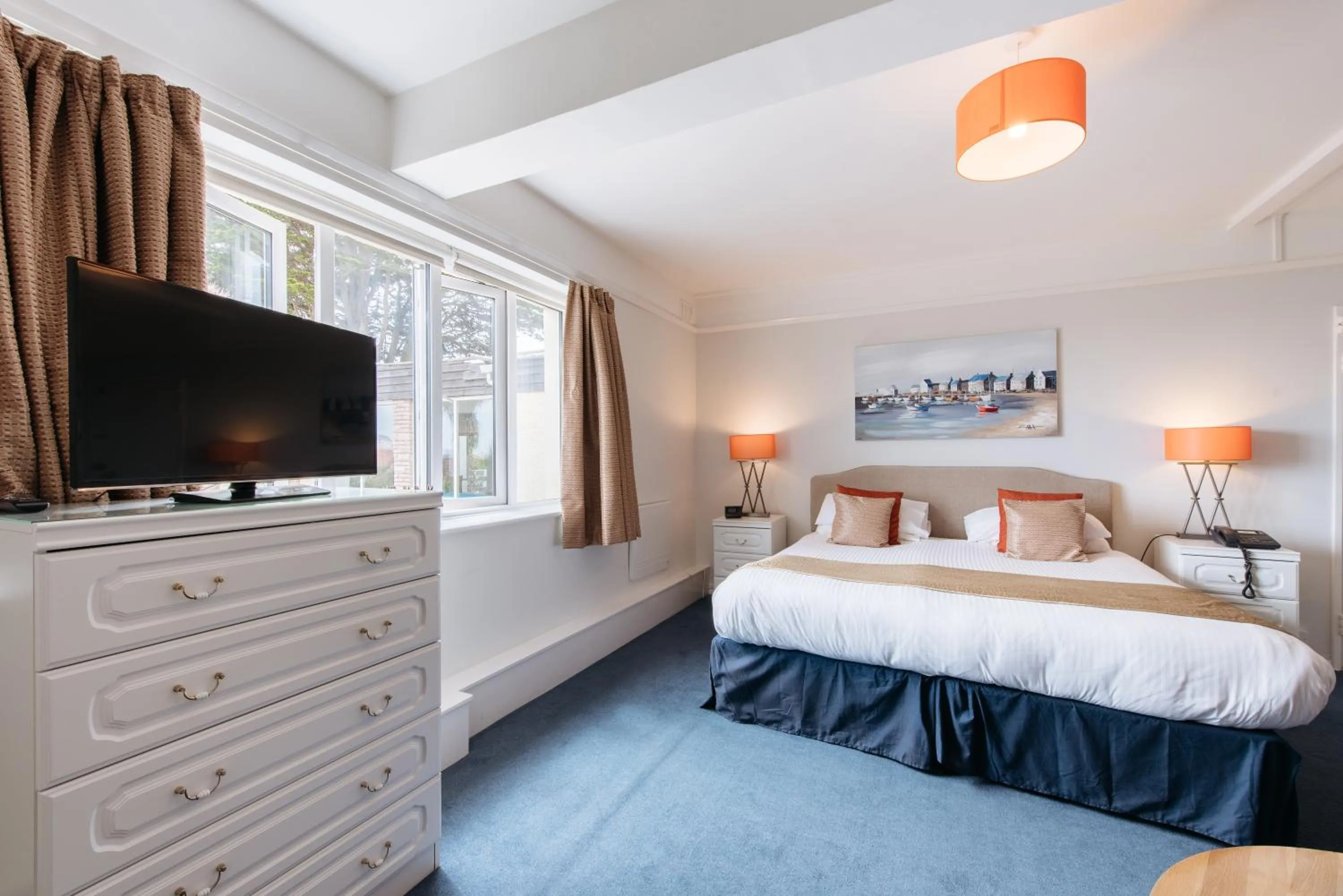 Bed in Northfield Hotel