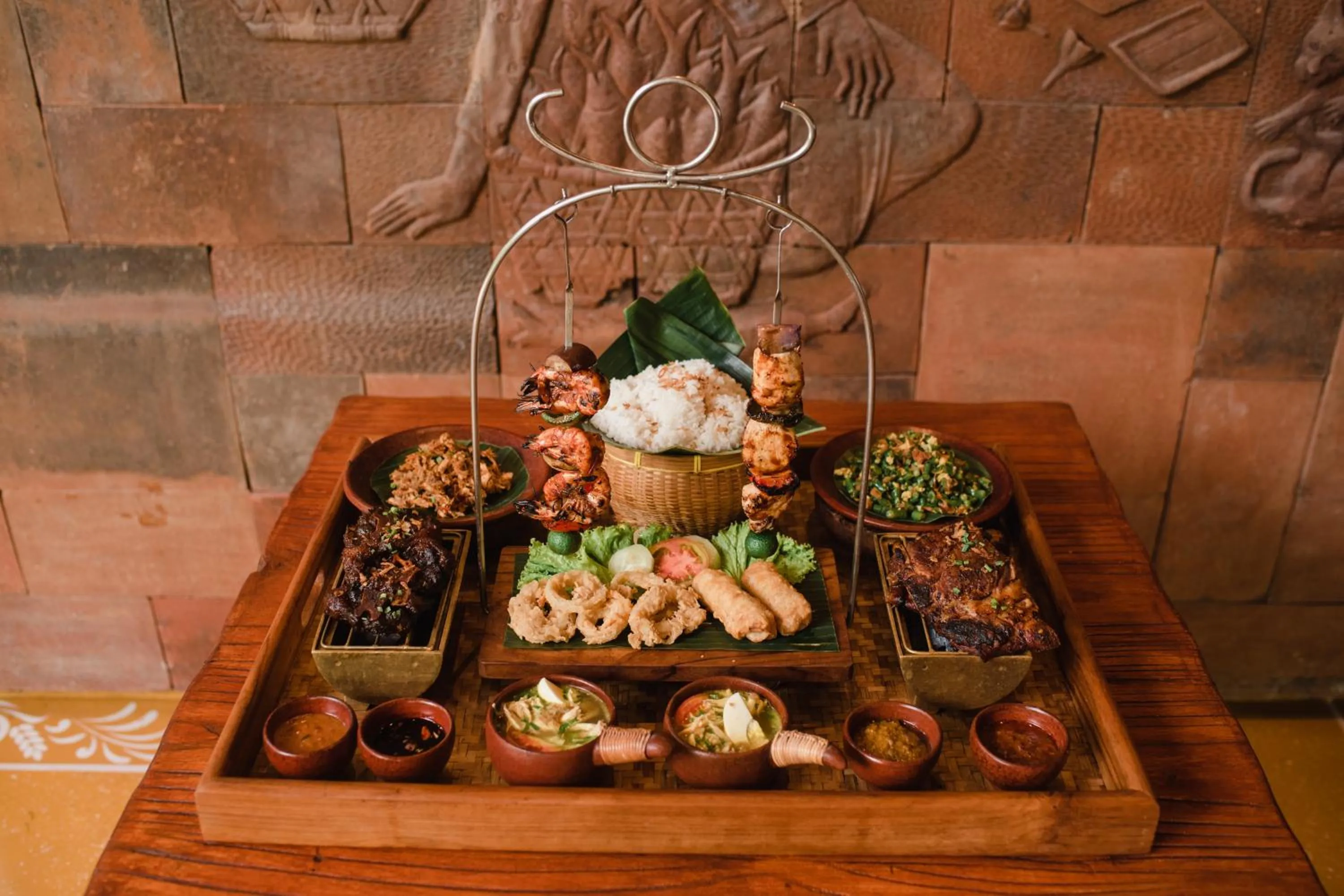 Restaurant/places to eat in Ramayana Suites and Resort