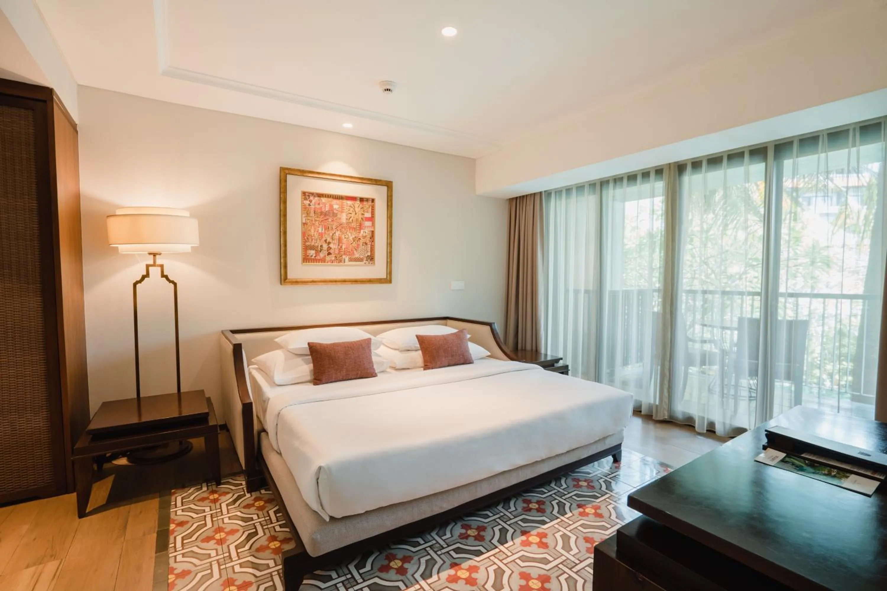 Living room, Bed in Ramayana Suites and Resort