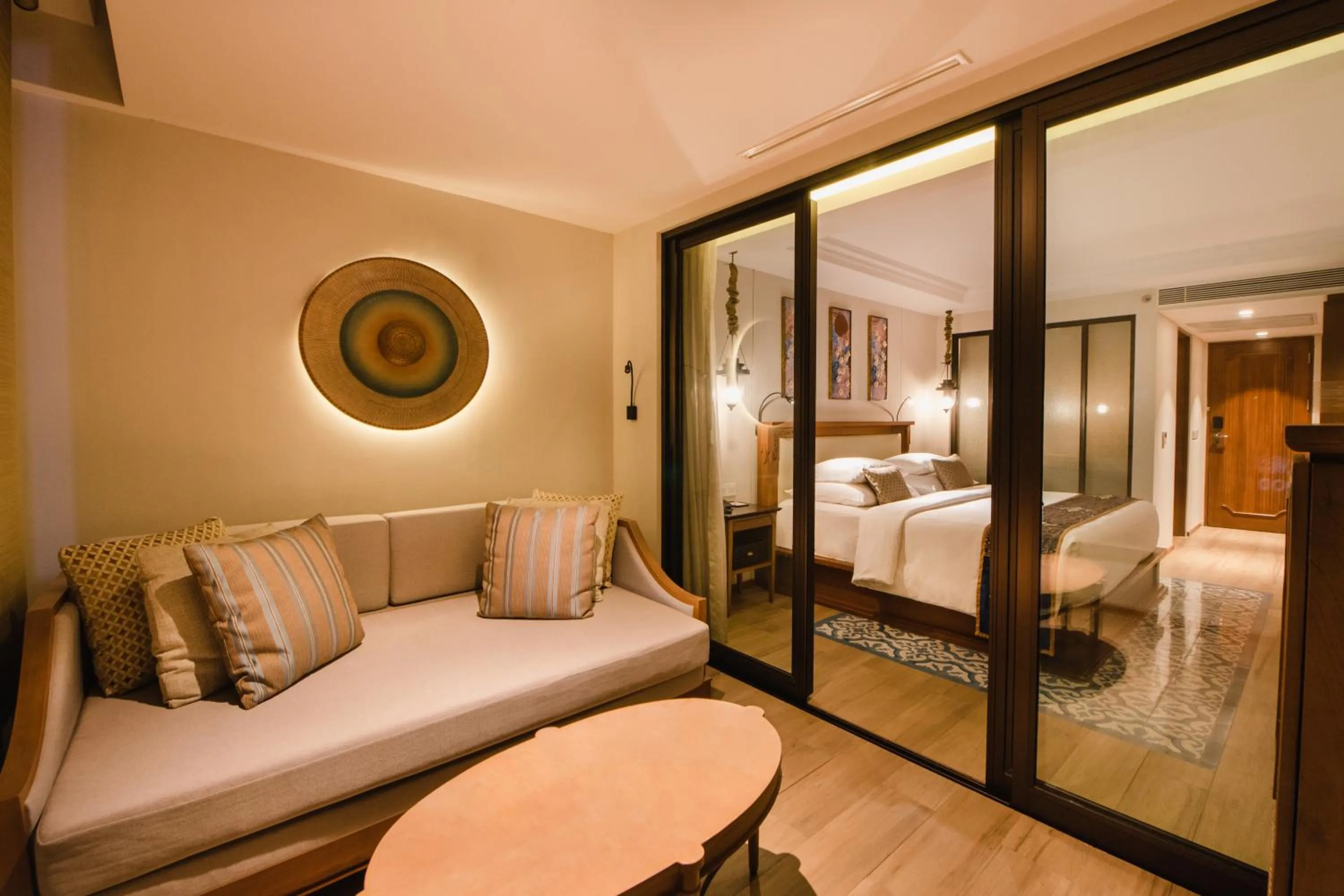 Living room, Bed in Ramayana Suites and Resort