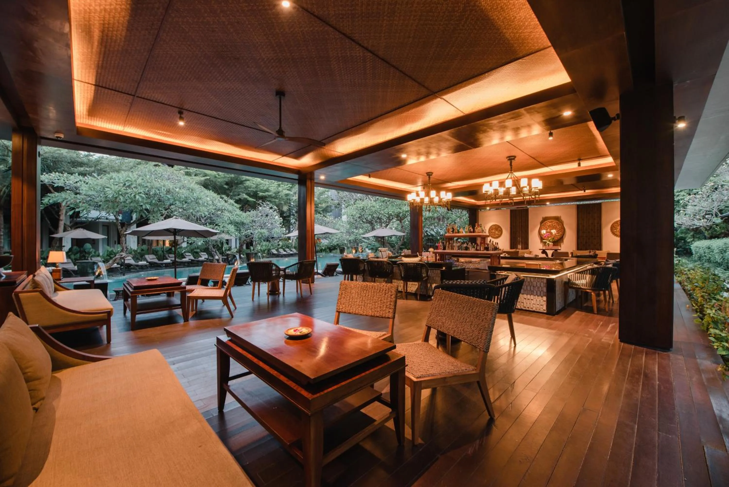 Lounge or bar in Ramayana Suites and Resort