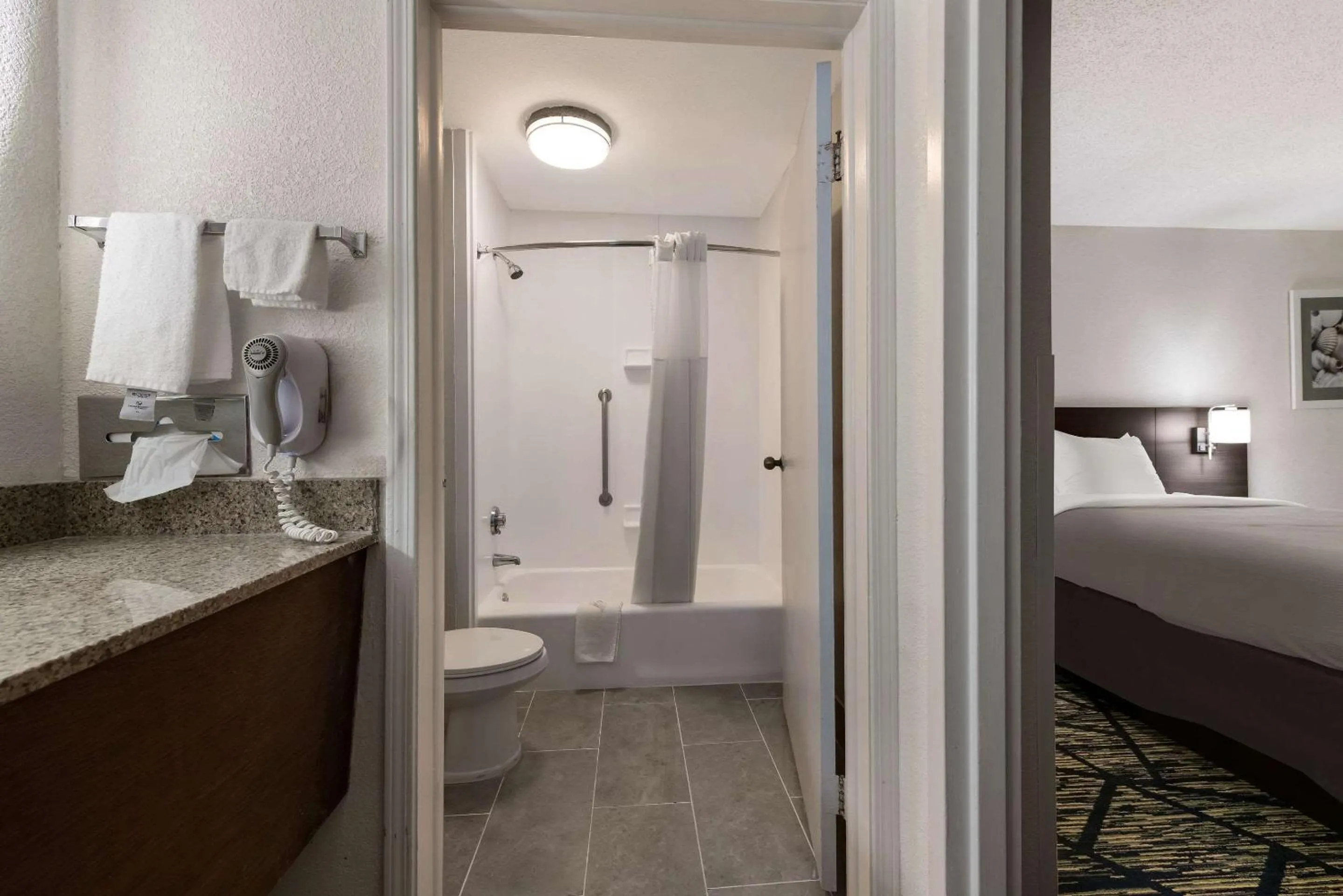 Bedroom, Bed in Quality Inn Orange Park Jacksonville