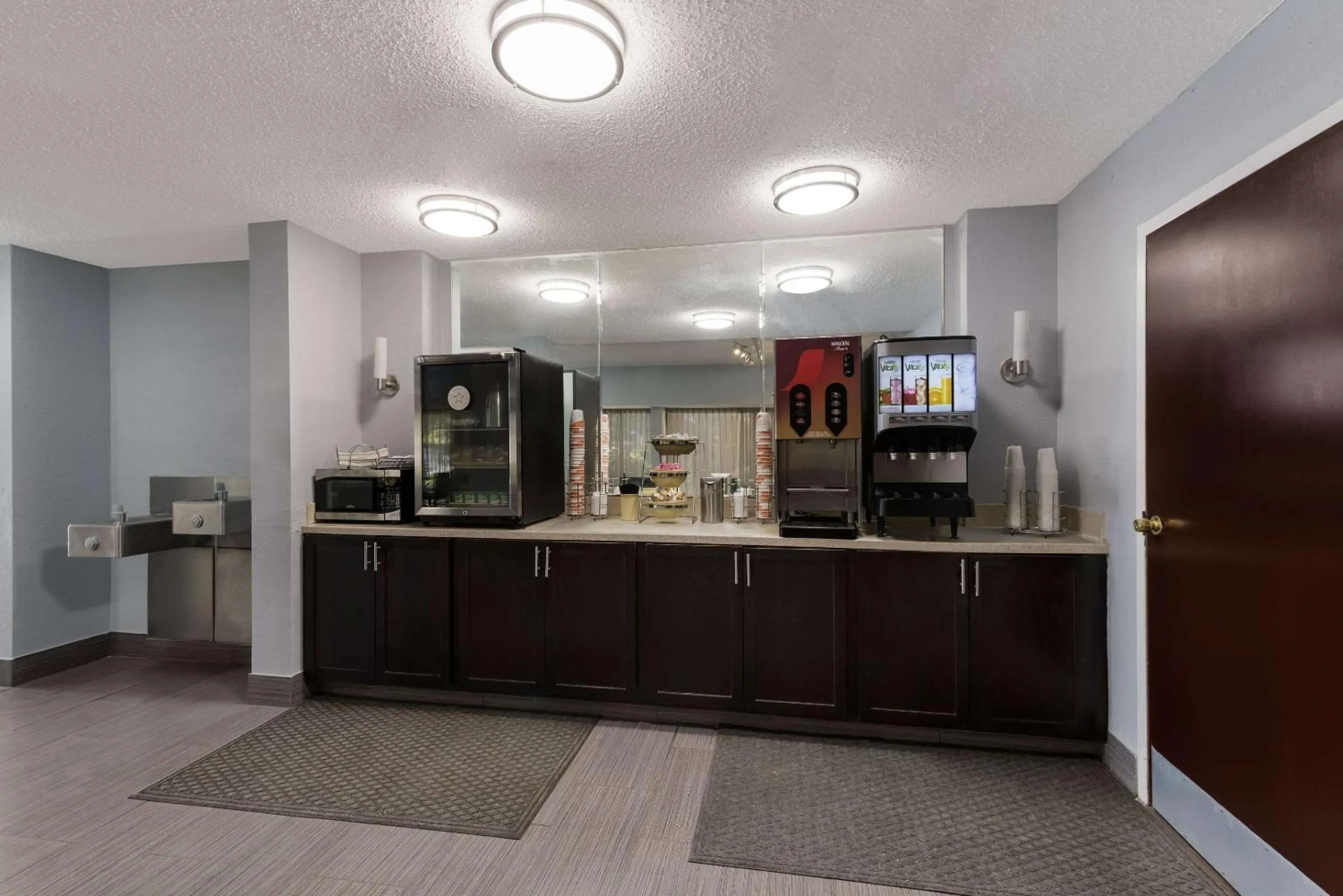 Breakfast in Quality Inn Orange Park Jacksonville