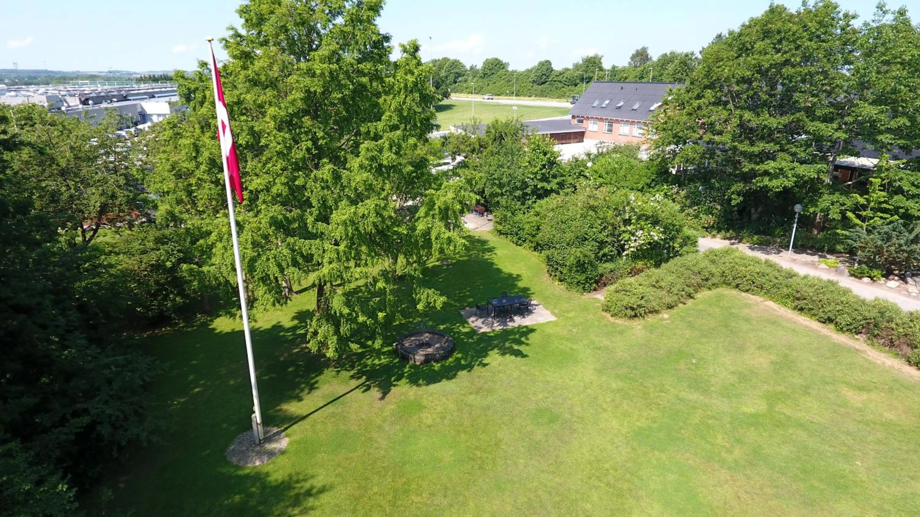 Restaurant/places to eat in Aarhus Hostel og Hotel