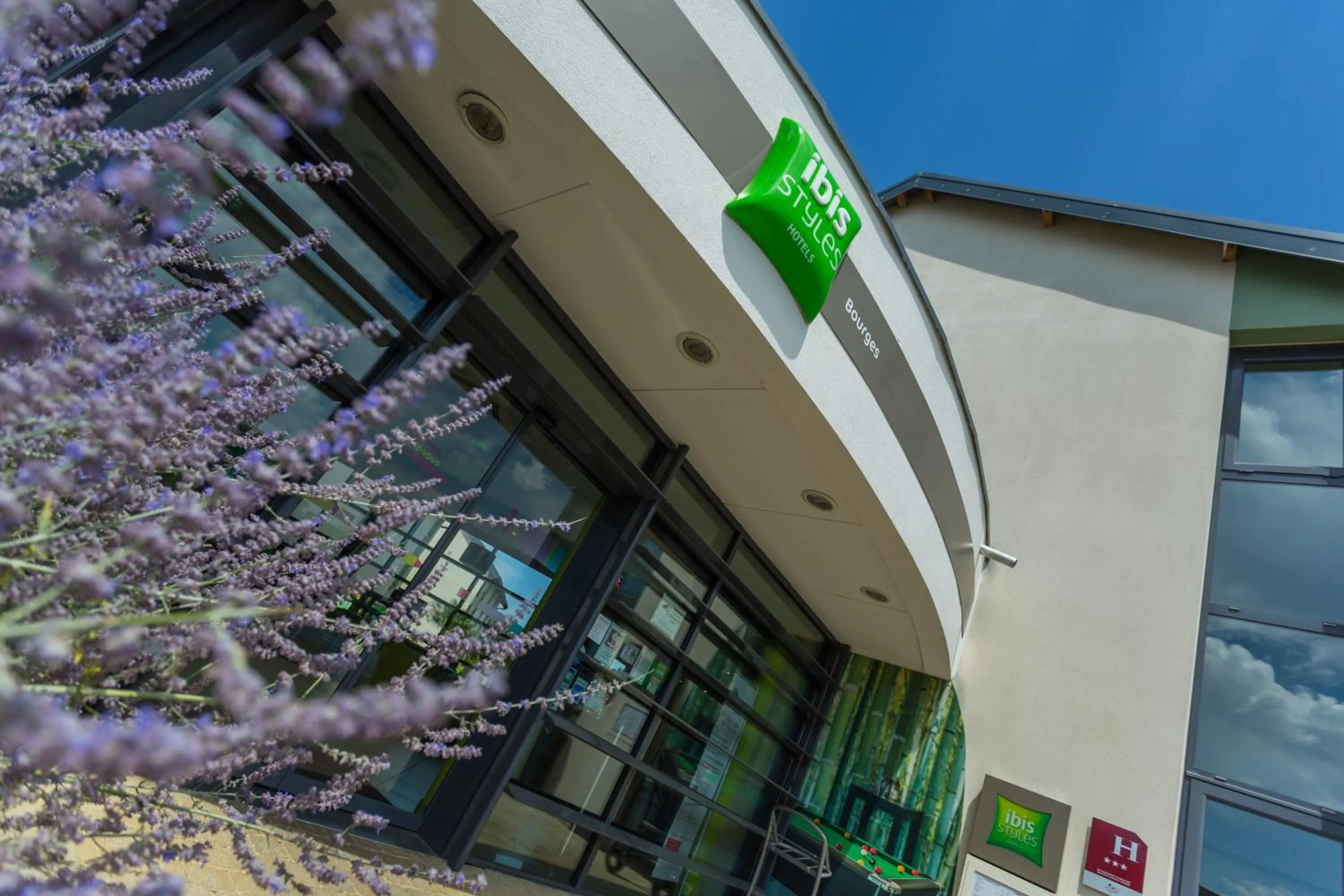 Property building in Hôtel Ibis Styles Bourges