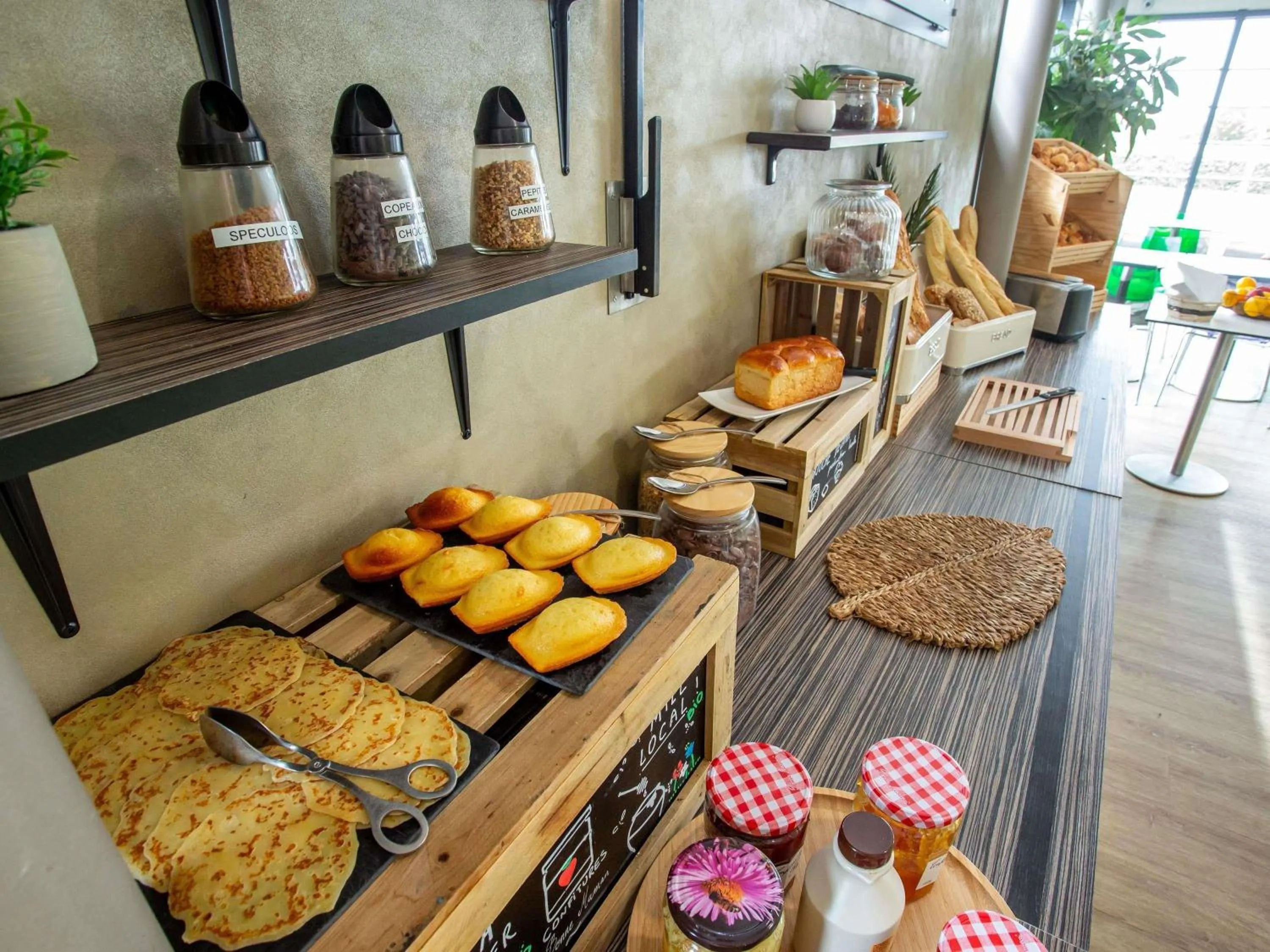 Property building in Hôtel Ibis Styles Bourges