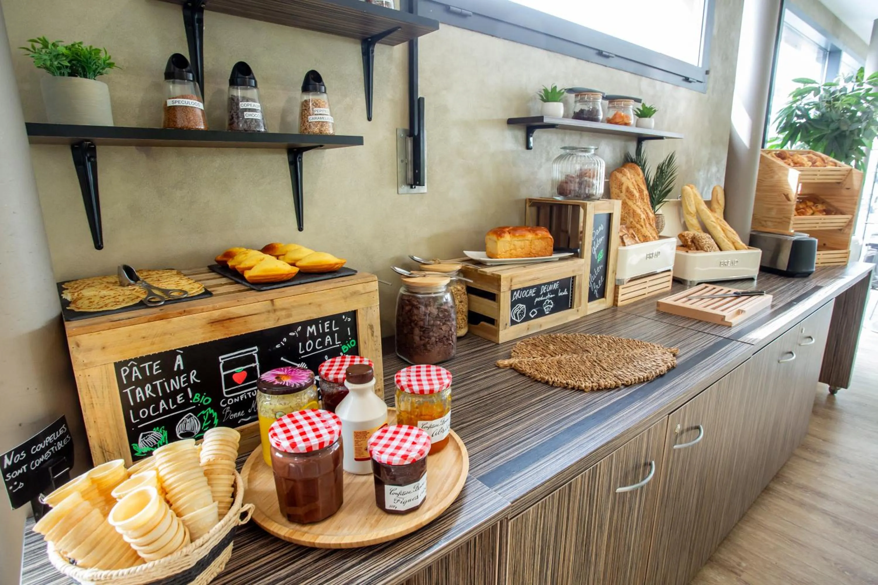 Breakfast in Hôtel Ibis Styles Bourges