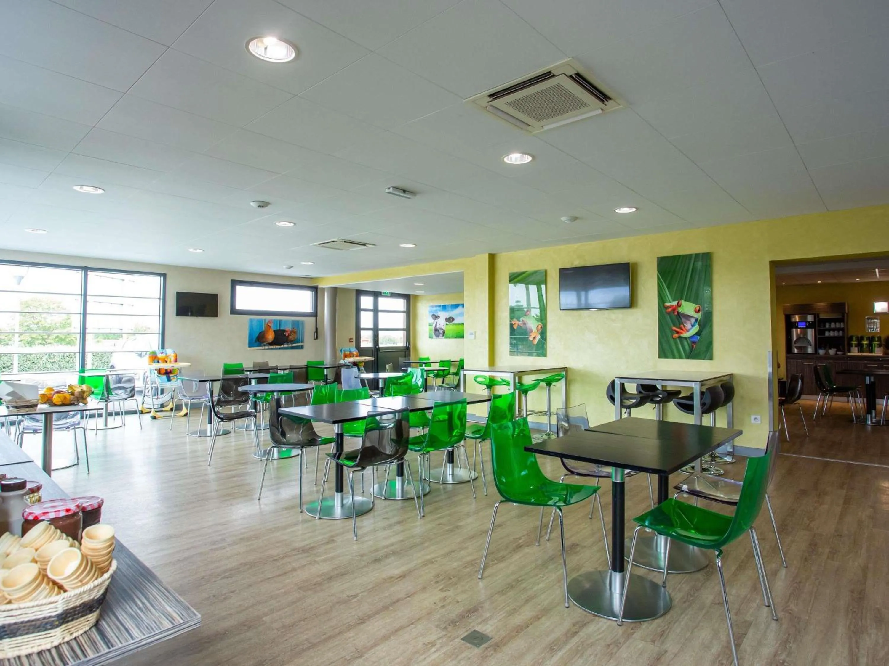 Property building in Hôtel Ibis Styles Bourges