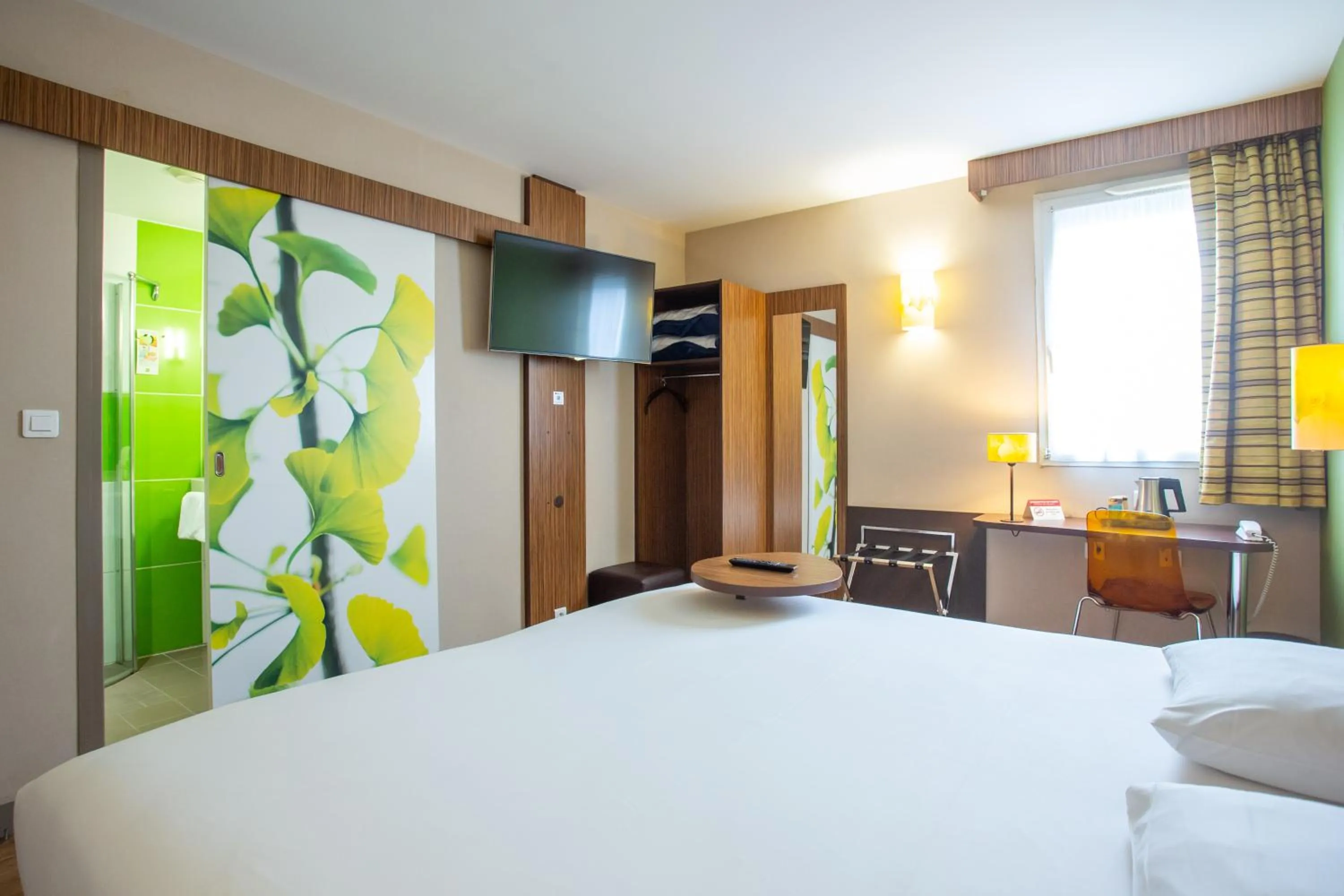 Bedroom, Bed in Hôtel Ibis Styles Bourges