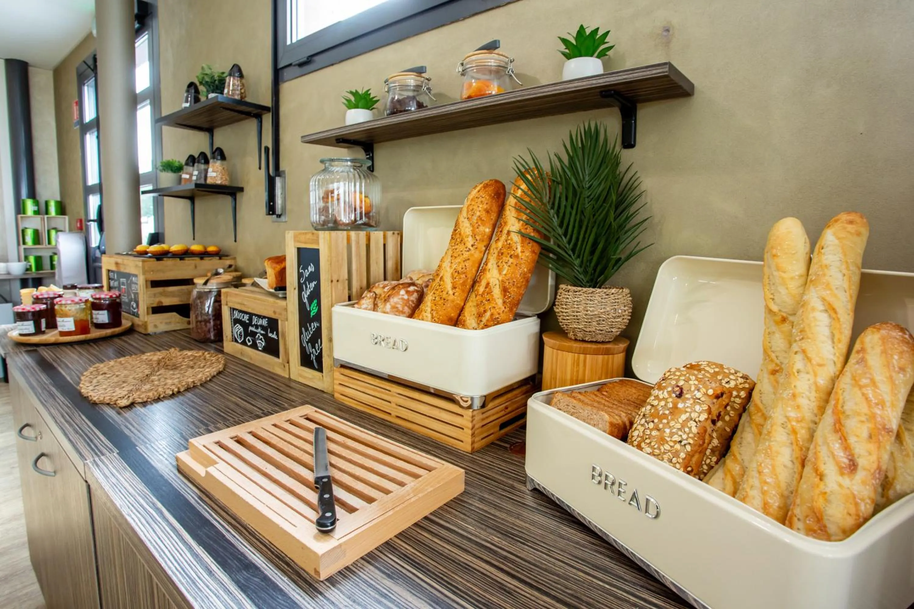 Breakfast in Hôtel Ibis Styles Bourges