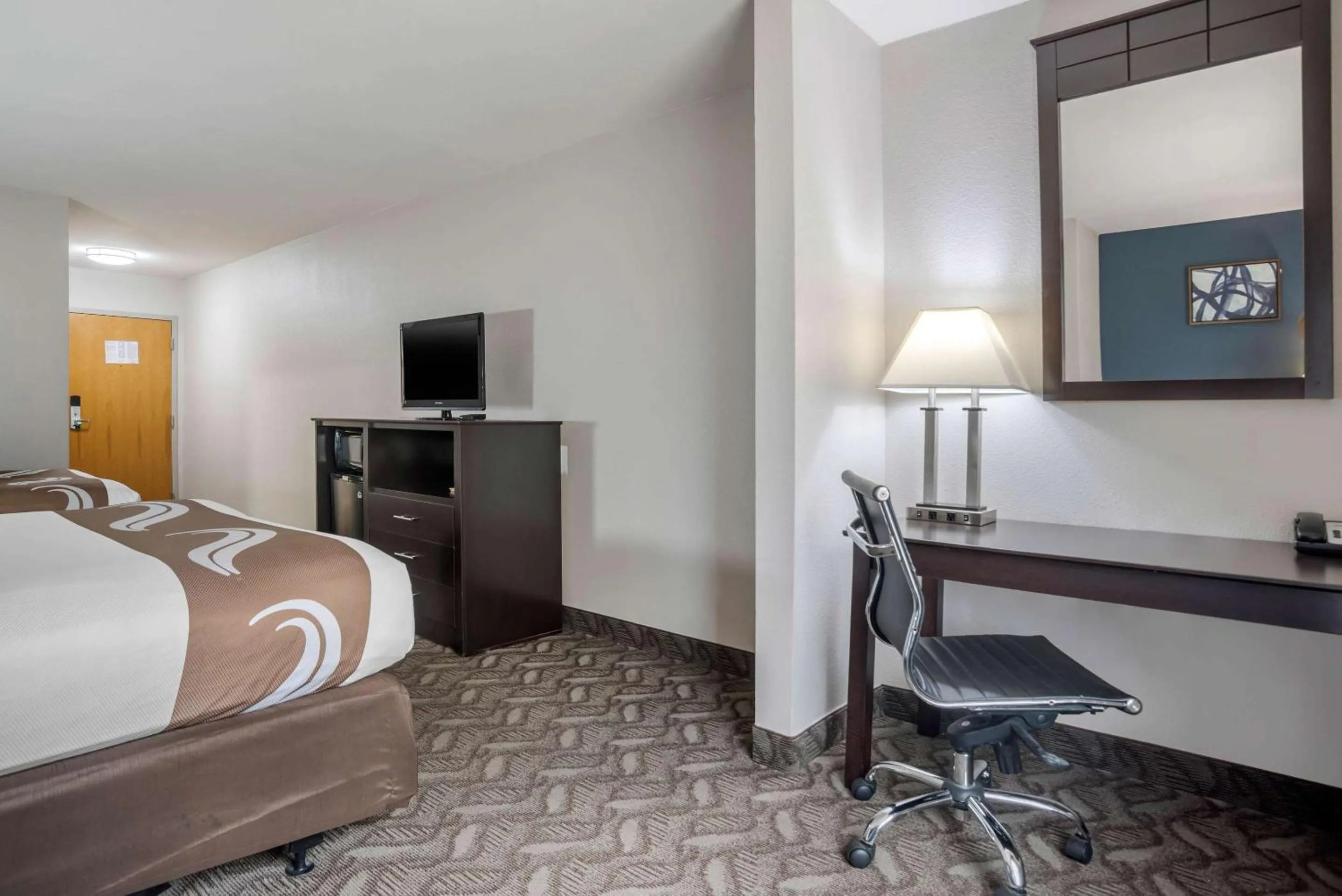 Bedroom, Bed in Quality Suites Baton Rouge East - Denham Springs