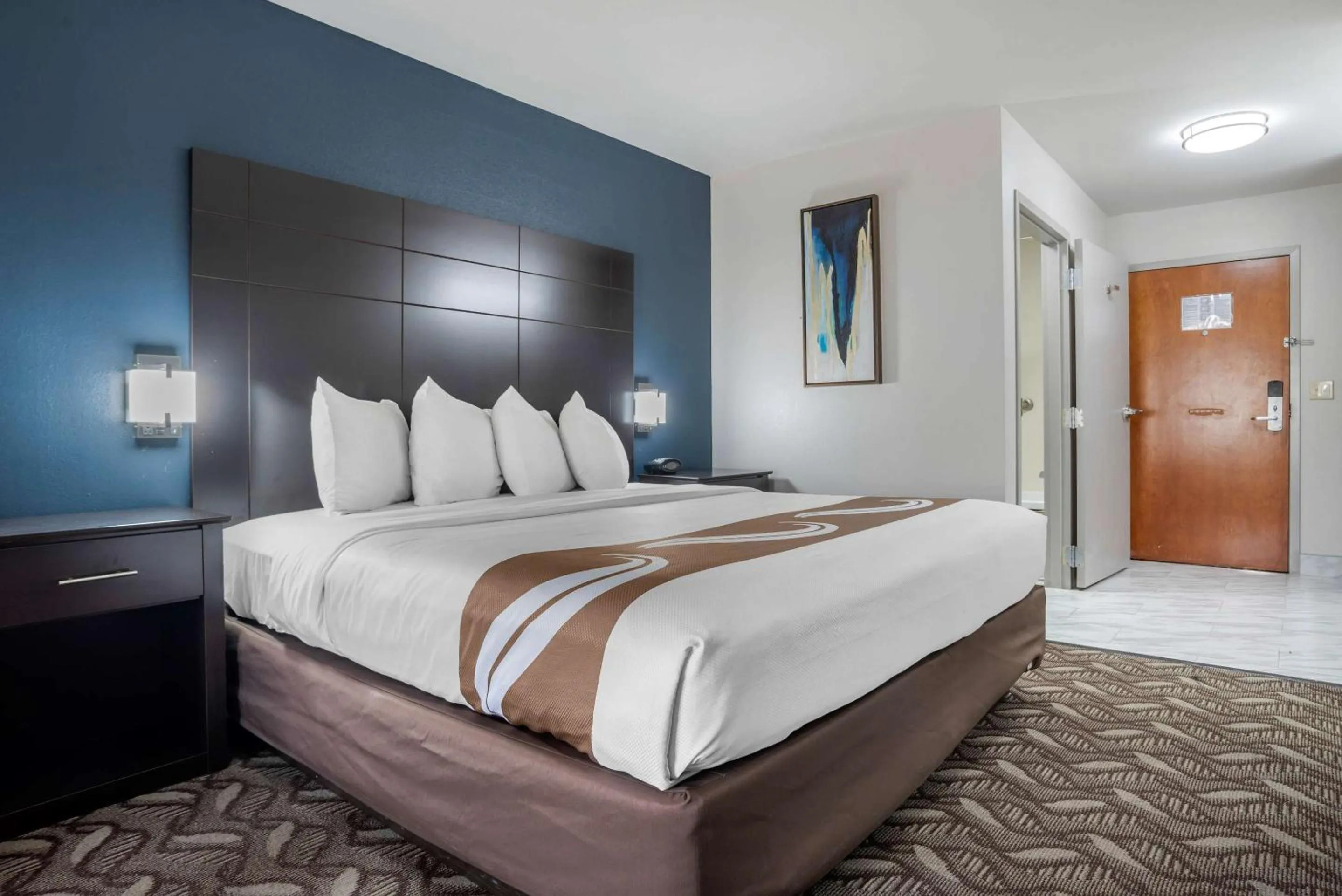 Bedroom, Bed in Quality Suites Baton Rouge East - Denham Springs