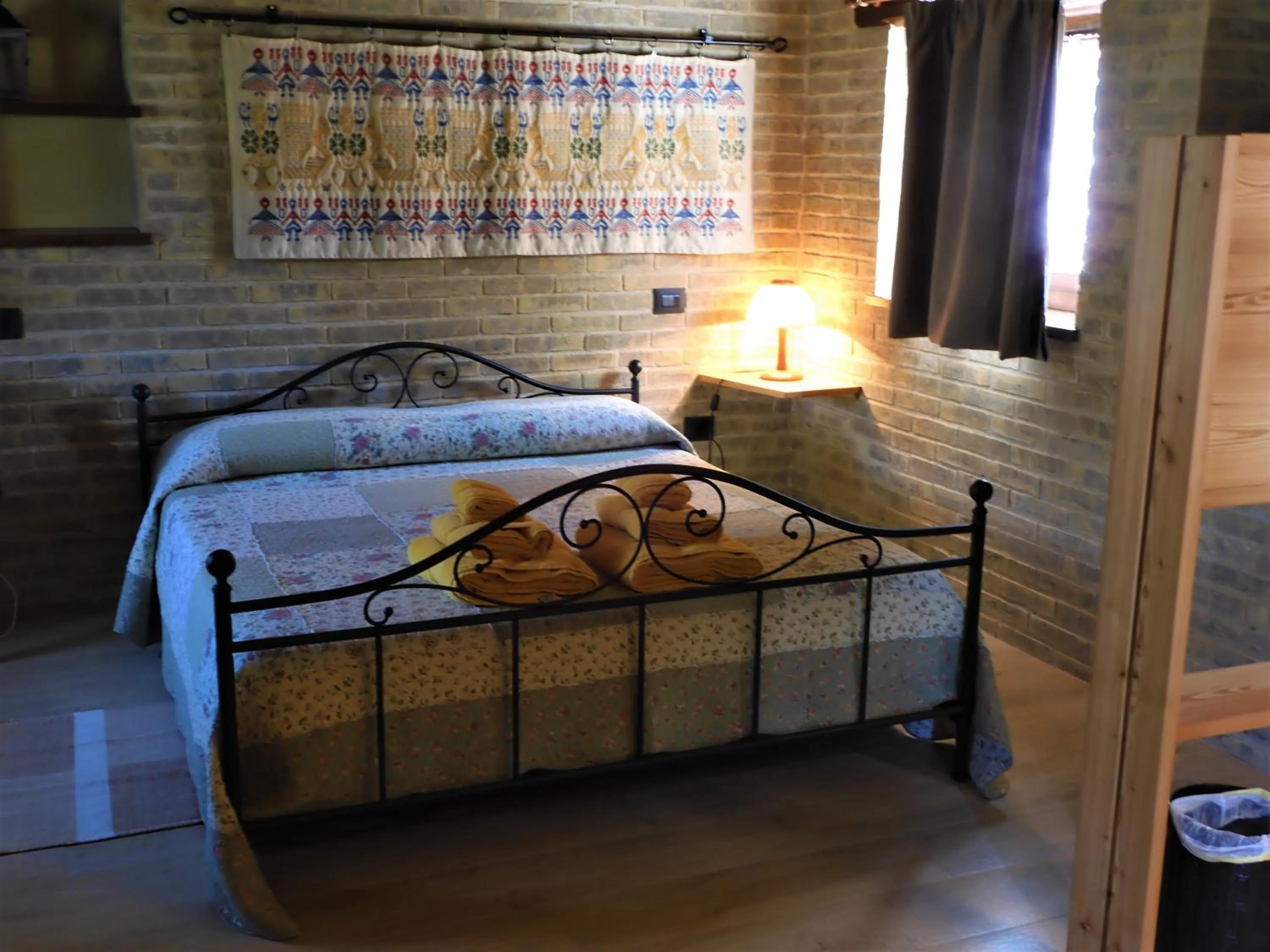 Photo of the whole room, Bed in Quelli del Picchio
