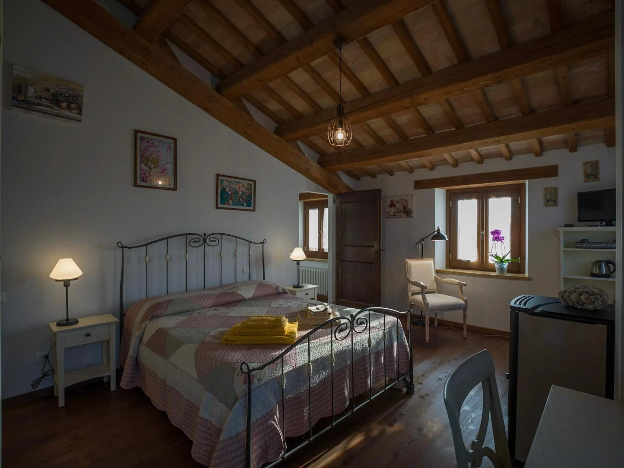 Photo of the whole room, Bed in Quelli del Picchio